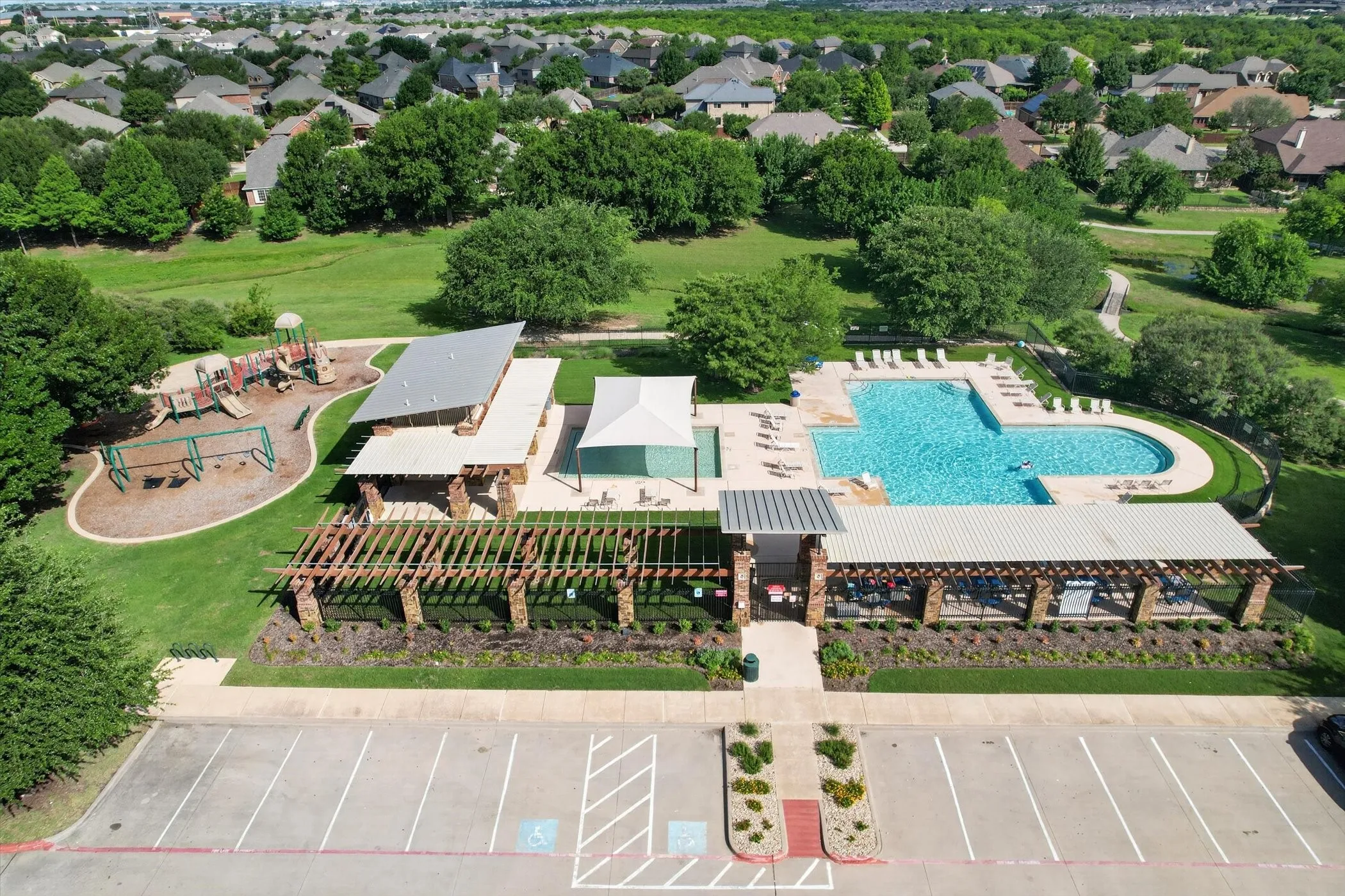 Single Family Residence For Sale in Tarrant County , 8136 Black Ash Drive, Fort Worth, Texas 76131, 4 Bedroom, 3 Bathroom, 2 Garage spaces, 2,846 Sqft, built in 2006, mls#21301983, Real Estate Agent in Fort Worth, Homes For Sale in Tarrant county, Homes For Sale in Fort Worth, Realtor in Fort Worth Texas, Real Estate Brokerage Independent Realty Texas, Luminita Cordes Realtor