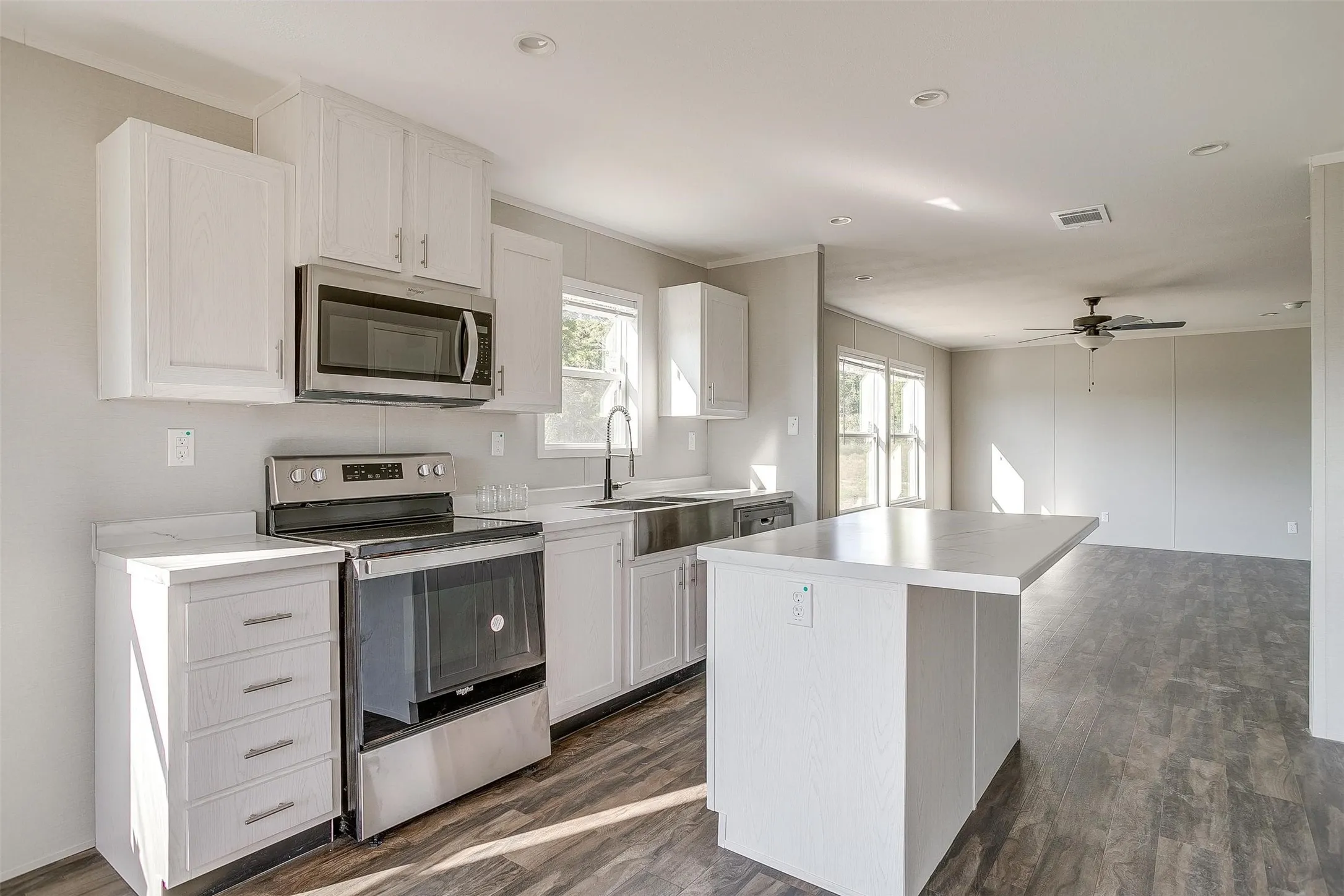 Manufactured Home For Sale in Johnson County , 4417 County Road 423, Grandview, Texas 76050, 4 Bedroom, 2 Bathroom, Garage spaces, 1,568 Sqft, built in 2024, mls#21287917, Real Estate Agent in Grandview, Homes For Sale in Johnson county, Homes For Sale in Grandview, Realtor in Grandview Texas, Real Estate Brokerage Independent Realty Texas, Luminita Cordes Realtor