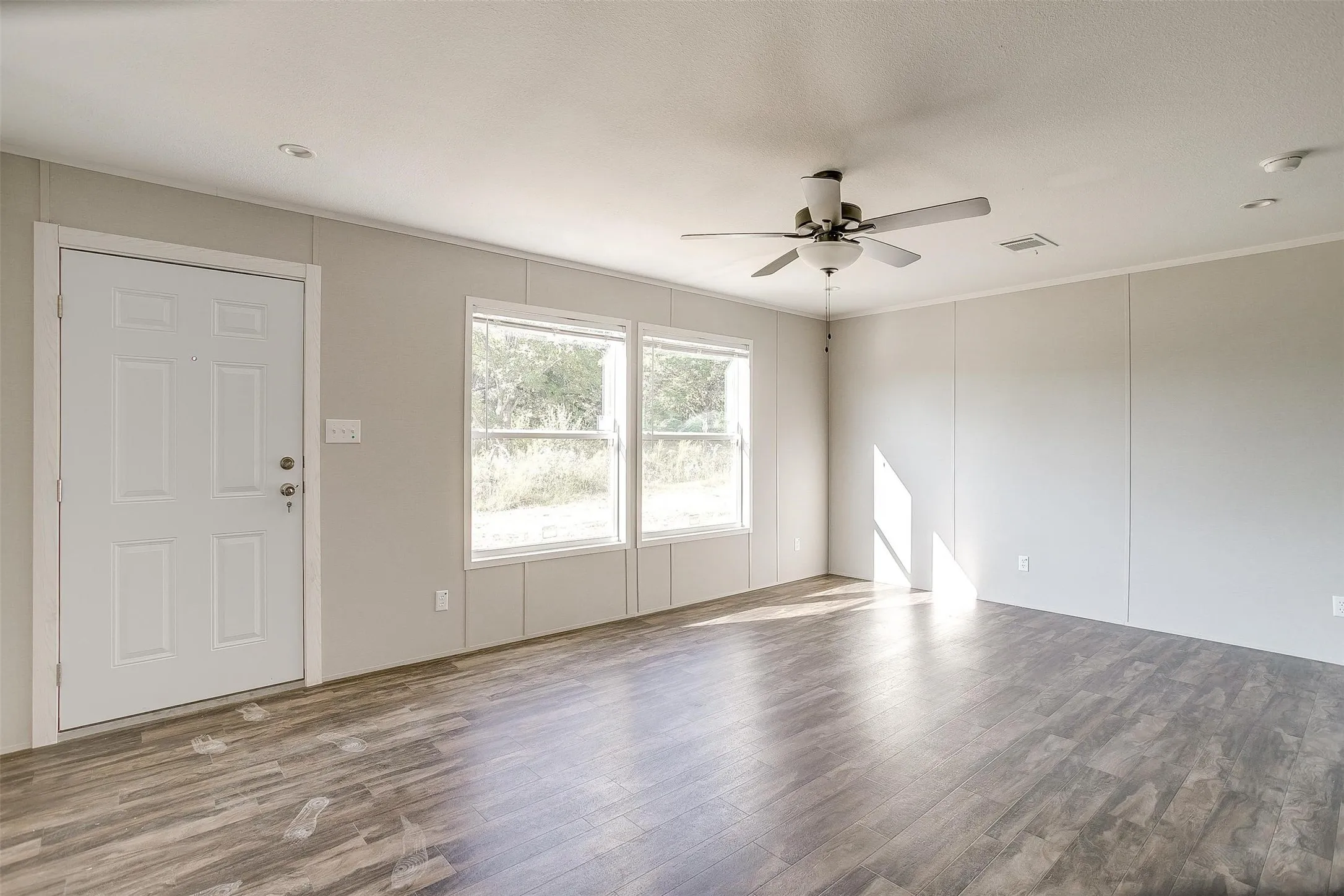 Manufactured Home For Sale in Johnson County , 4417 County Road 423, Grandview, Texas 76050, 4 Bedroom, 2 Bathroom, Garage spaces, 1,568 Sqft, built in 2024, mls#21287917, Real Estate Agent in Grandview, Homes For Sale in Johnson county, Homes For Sale in Grandview, Realtor in Grandview Texas, Real Estate Brokerage Independent Realty Texas, Luminita Cordes Realtor