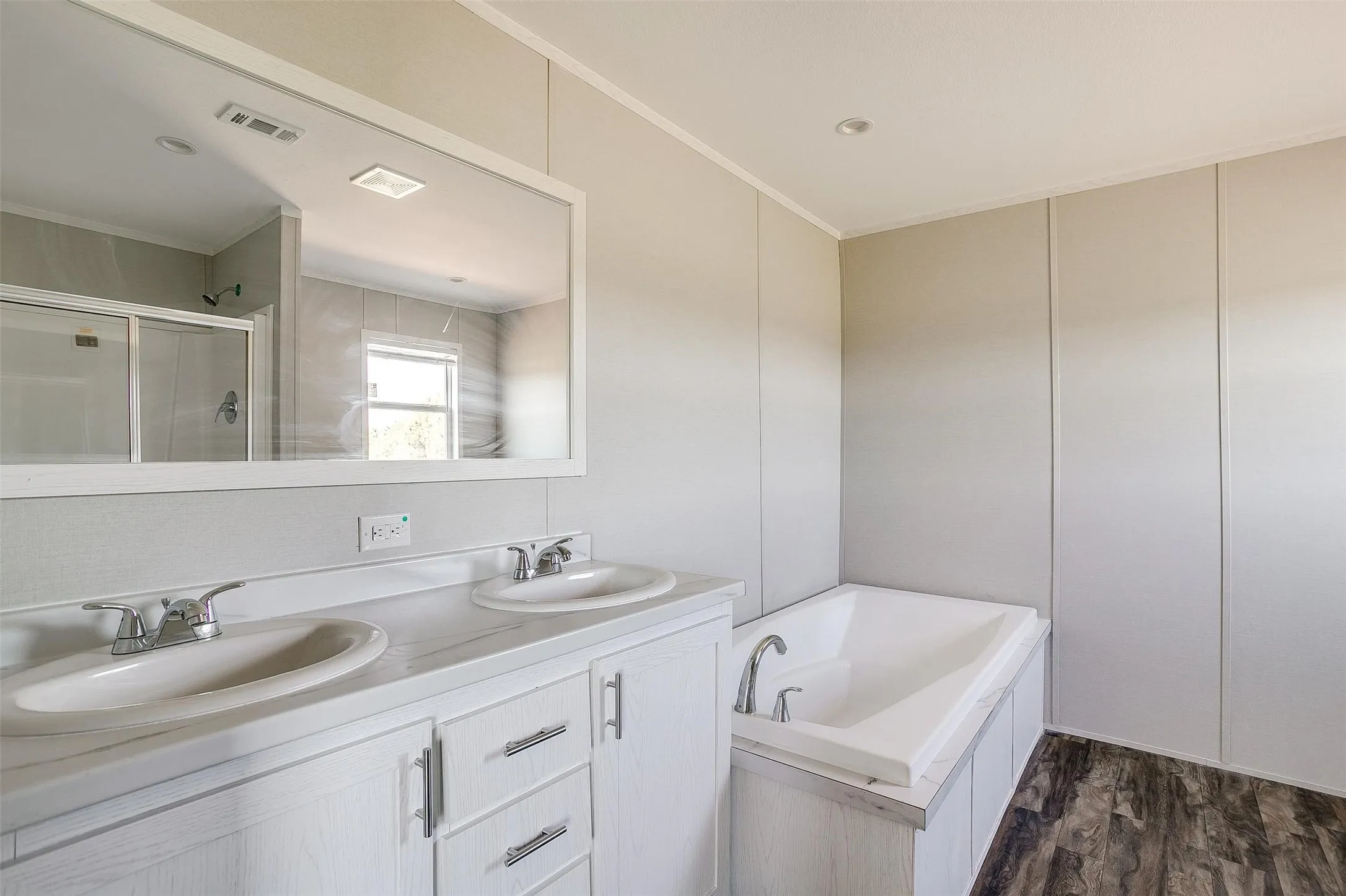 Manufactured Home For Sale in Johnson County , 4417 County Road 423, Grandview, Texas 76050, 4 Bedroom, 2 Bathroom, Garage spaces, 1,568 Sqft, built in 2024, mls#21287917, Real Estate Agent in Grandview, Homes For Sale in Johnson county, Homes For Sale in Grandview, Realtor in Grandview Texas, Real Estate Brokerage Independent Realty Texas, Luminita Cordes Realtor