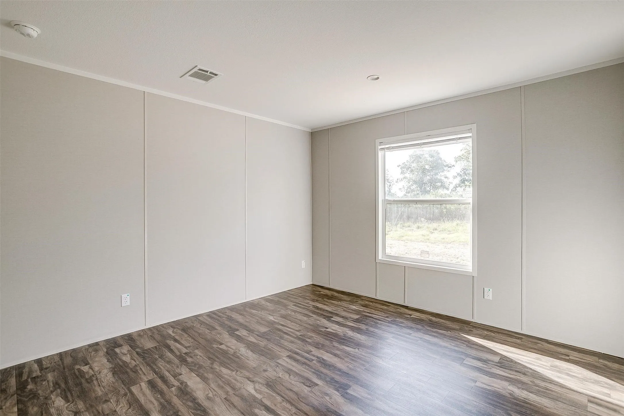 Manufactured Home For Sale in Johnson County , 4417 County Road 423, Grandview, Texas 76050, 4 Bedroom, 2 Bathroom, Garage spaces, 1,568 Sqft, built in 2024, mls#21287917, Real Estate Agent in Grandview, Homes For Sale in Johnson county, Homes For Sale in Grandview, Realtor in Grandview Texas, Real Estate Brokerage Independent Realty Texas, Luminita Cordes Realtor