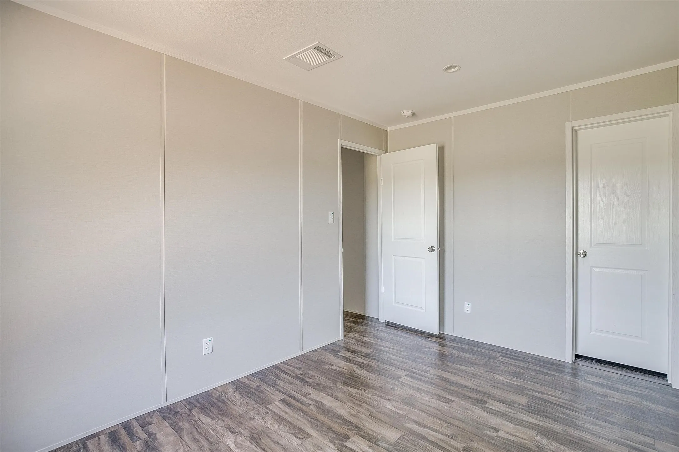 Manufactured Home For Sale in Johnson County , 4417 County Road 423, Grandview, Texas 76050, 4 Bedroom, 2 Bathroom, Garage spaces, 1,568 Sqft, built in 2024, mls#21287917, Real Estate Agent in Grandview, Homes For Sale in Johnson county, Homes For Sale in Grandview, Realtor in Grandview Texas, Real Estate Brokerage Independent Realty Texas, Luminita Cordes Realtor