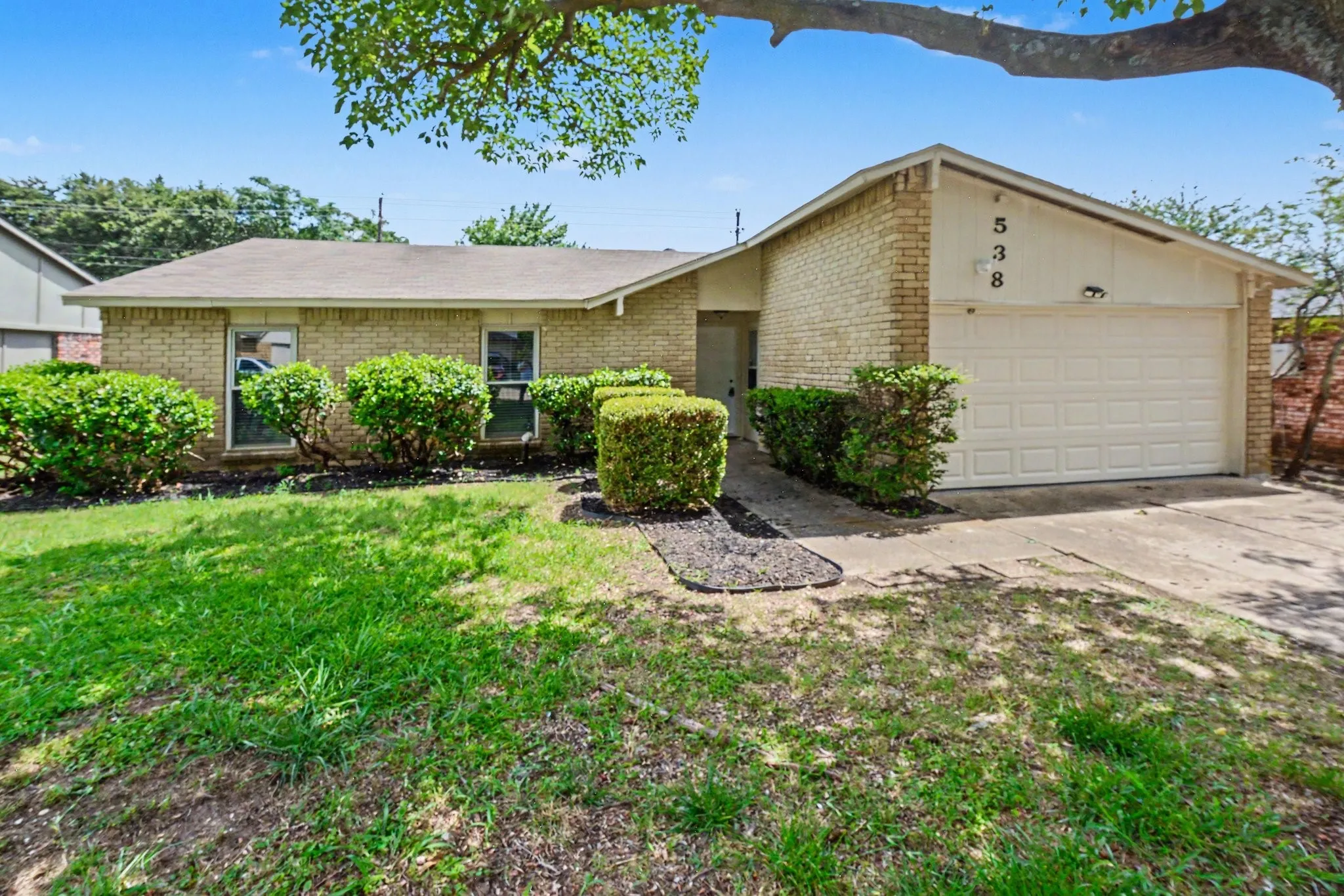 Single Family Residence For Sale in Collin County , 538 Ridgemont Drive, Allen, Texas 75002, 3 Bedroom, 2 Bathroom, 1 Garage spaces, 1,360 Sqft, built in 1977, mls#21300161, Real Estate Agent in Allen, Homes For Sale in Collin county, Homes For Sale in Allen, Realtor in Allen Texas, Real Estate Brokerage Independent Realty Texas, Luminita Cordes Realtor
