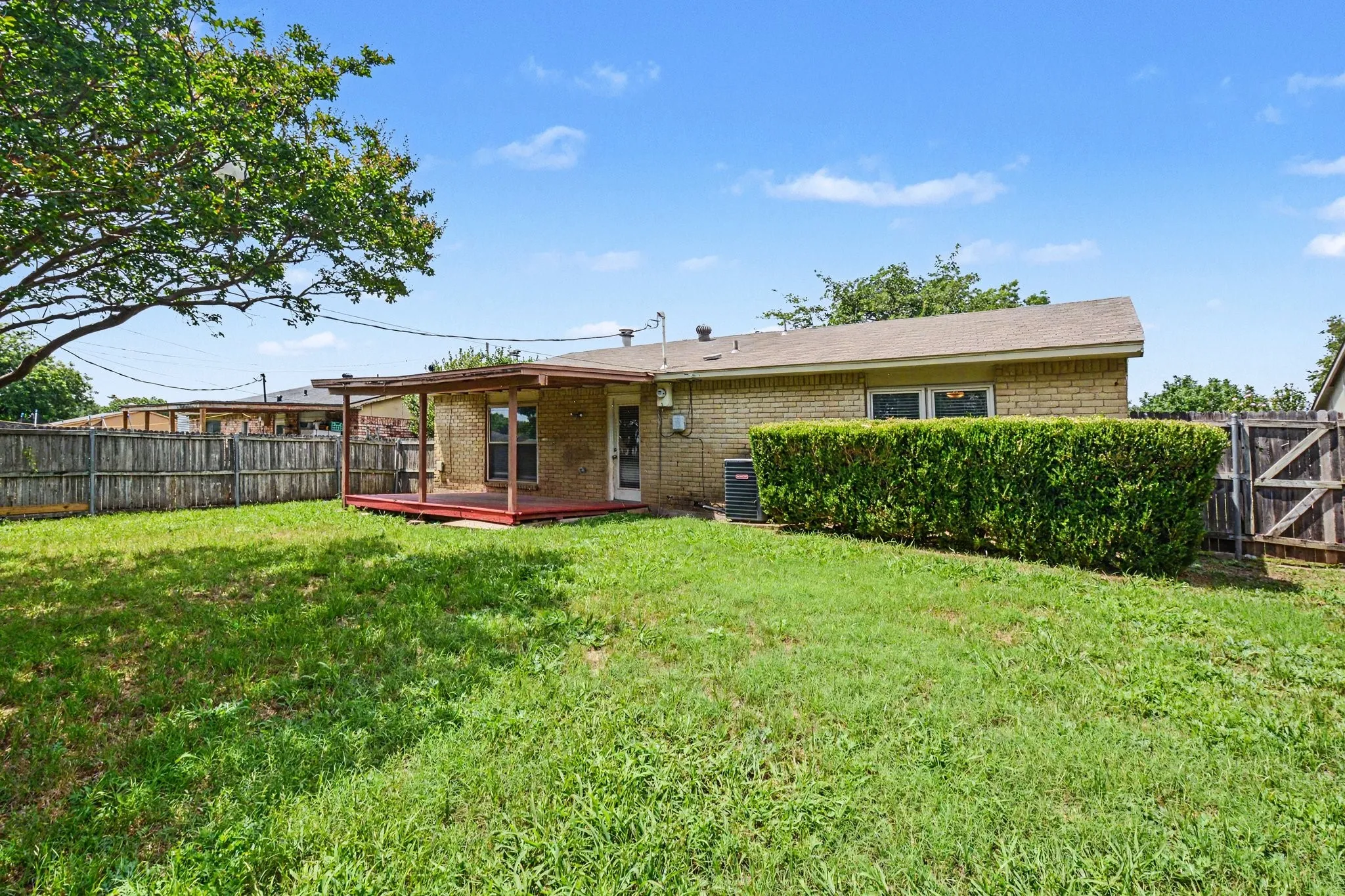 Single Family Residence For Sale in Collin County , 538 Ridgemont Drive, Allen, Texas 75002, 3 Bedroom, 2 Bathroom, 1 Garage spaces, 1,360 Sqft, built in 1977, mls#21300161, Real Estate Agent in Allen, Homes For Sale in Collin county, Homes For Sale in Allen, Realtor in Allen Texas, Real Estate Brokerage Independent Realty Texas, Luminita Cordes Realtor
