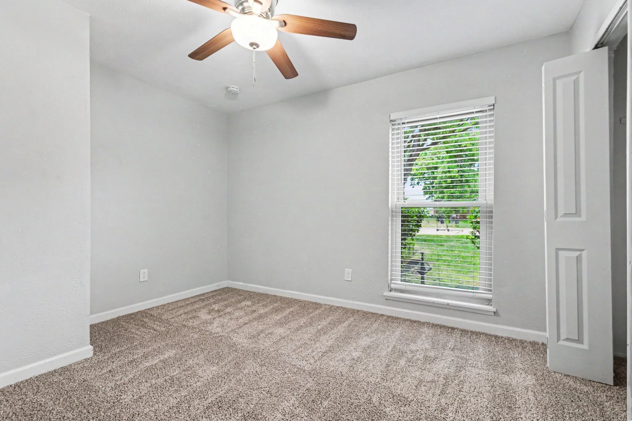 Single Family Residence For Sale in Collin County , 538 Ridgemont Drive, Allen, Texas 75002, 3 Bedroom, 2 Bathroom, 1 Garage spaces, 1,360 Sqft, built in 1977, mls#21300161, Real Estate Agent in Allen, Homes For Sale in Collin county, Homes For Sale in Allen, Realtor in Allen Texas, Real Estate Brokerage Independent Realty Texas, Luminita Cordes Realtor