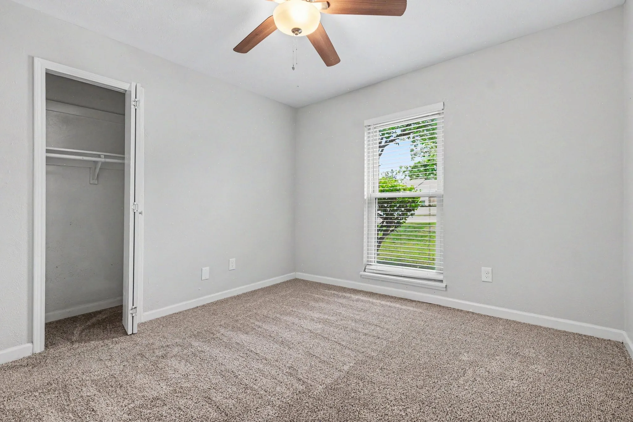 Single Family Residence For Sale in Collin County , 538 Ridgemont Drive, Allen, Texas 75002, 3 Bedroom, 2 Bathroom, 1 Garage spaces, 1,360 Sqft, built in 1977, mls#21300161, Real Estate Agent in Allen, Homes For Sale in Collin county, Homes For Sale in Allen, Realtor in Allen Texas, Real Estate Brokerage Independent Realty Texas, Luminita Cordes Realtor