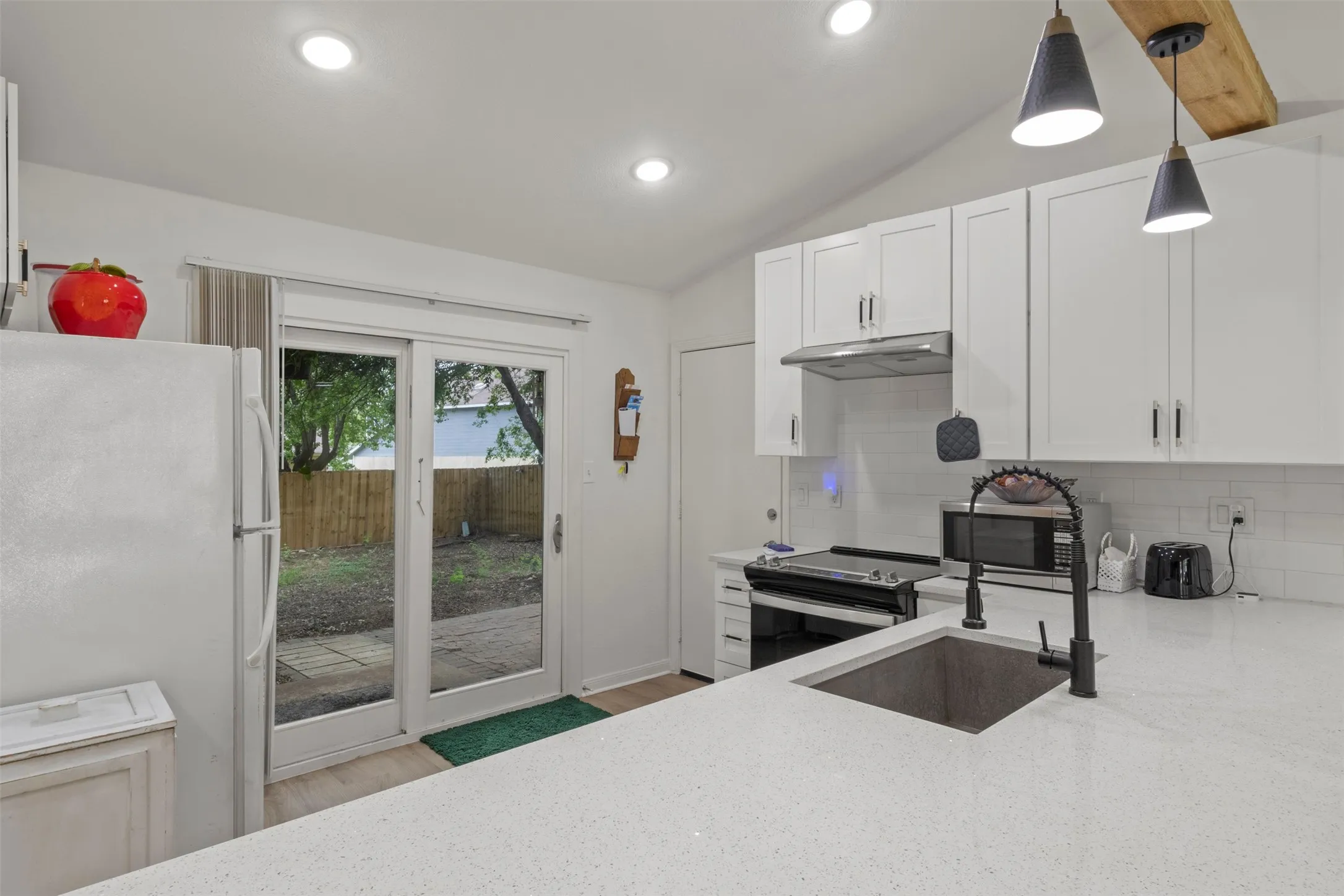 Single Family Residence For Sale in Tarrant County , 5523 Safari Trail, Arlington, Texas 76018, 2 Bedroom, 1 Bathroom, 1 Garage spaces, 806 Sqft, built in 1984, mls#21297933, Real Estate Agent in Arlington, Homes For Sale in Tarrant county, Homes For Sale in Arlington, Realtor in Arlington Texas, Real Estate Brokerage Independent Realty Texas, Luminita Cordes Realtor