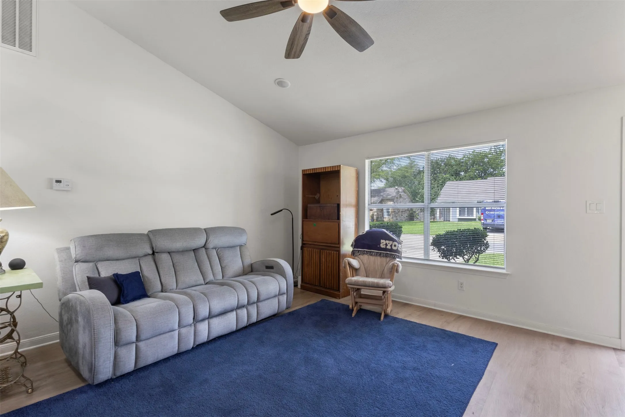 Single Family Residence For Sale in Tarrant County , 5523 Safari Trail, Arlington, Texas 76018, 2 Bedroom, 1 Bathroom, 1 Garage spaces, 806 Sqft, built in 1984, mls#21297933, Real Estate Agent in Arlington, Homes For Sale in Tarrant county, Homes For Sale in Arlington, Realtor in Arlington Texas, Real Estate Brokerage Independent Realty Texas, Luminita Cordes Realtor