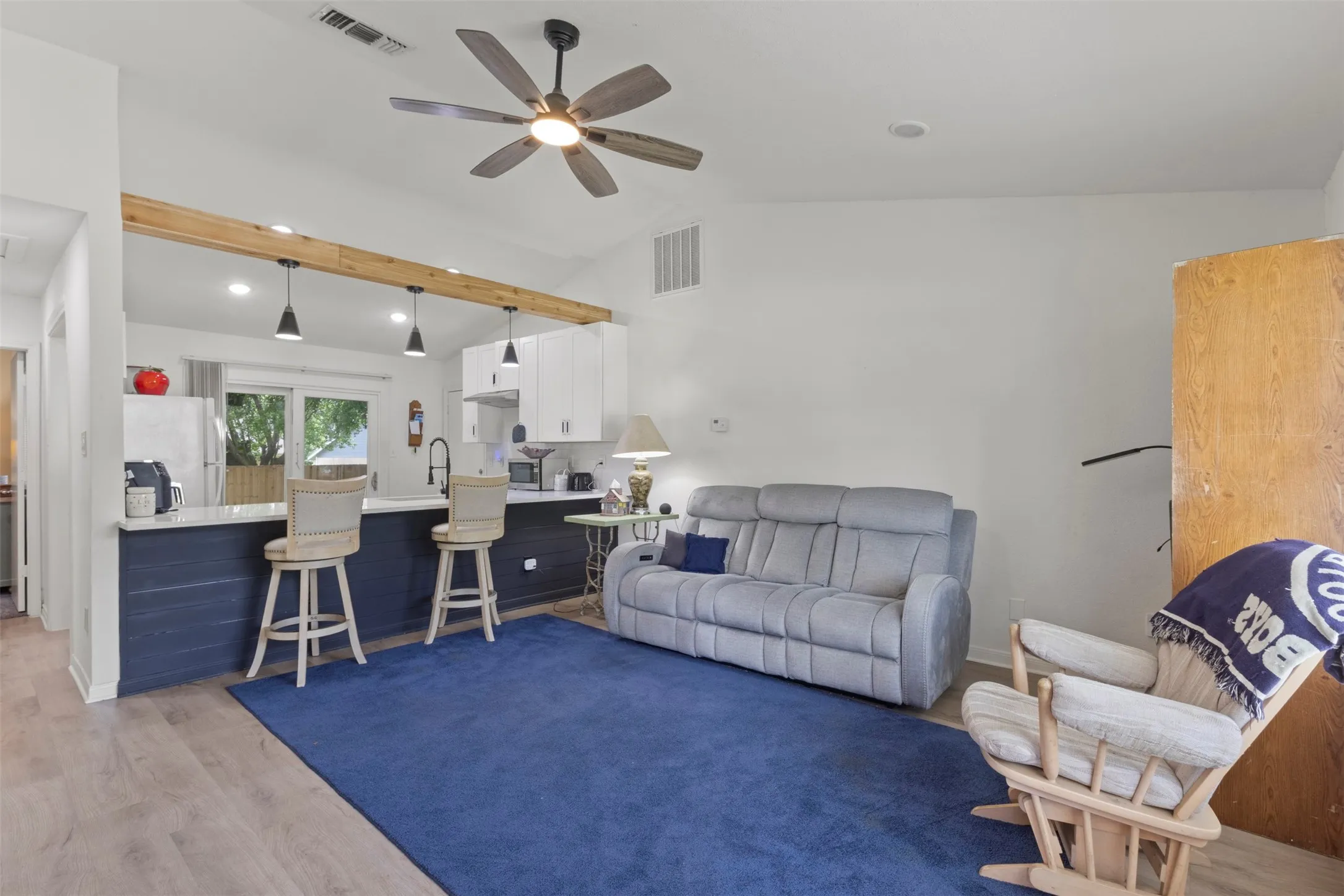 Single Family Residence For Sale in Tarrant County , 5523 Safari Trail, Arlington, Texas 76018, 2 Bedroom, 1 Bathroom, 1 Garage spaces, 806 Sqft, built in 1984, mls#21297933, Real Estate Agent in Arlington, Homes For Sale in Tarrant county, Homes For Sale in Arlington, Realtor in Arlington Texas, Real Estate Brokerage Independent Realty Texas, Luminita Cordes Realtor