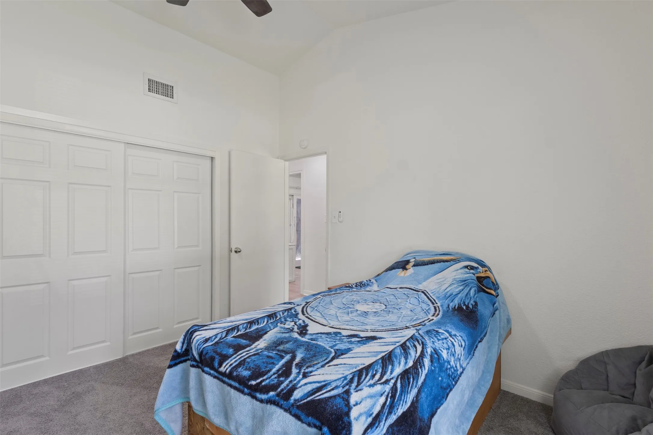 Single Family Residence For Sale in Tarrant County , 5523 Safari Trail, Arlington, Texas 76018, 2 Bedroom, 1 Bathroom, 1 Garage spaces, 806 Sqft, built in 1984, mls#21297933, Real Estate Agent in Arlington, Homes For Sale in Tarrant county, Homes For Sale in Arlington, Realtor in Arlington Texas, Real Estate Brokerage Independent Realty Texas, Luminita Cordes Realtor