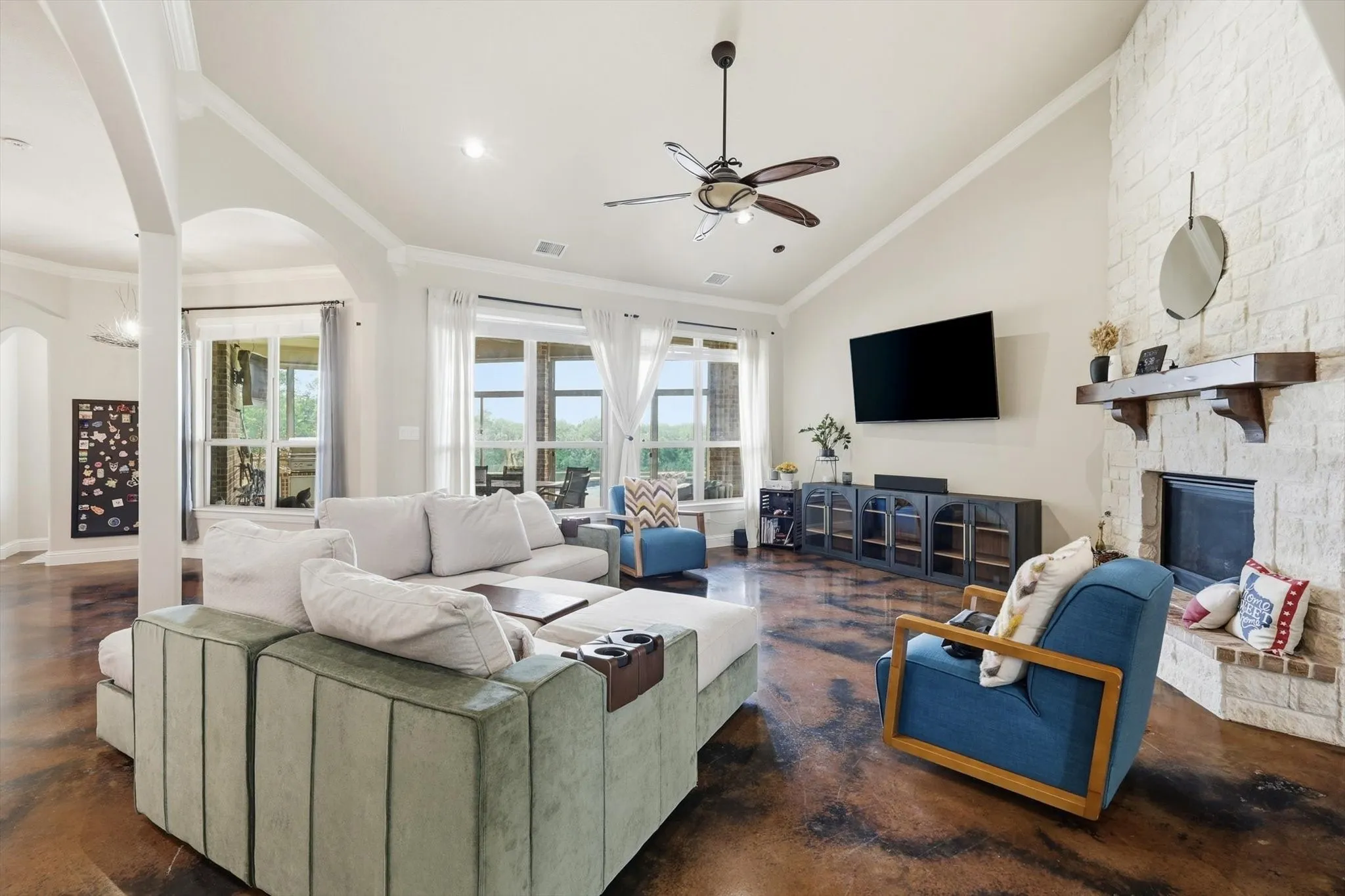 Single Family Residence For Sale in Dallas County , 1040 Lighthouse Court, Grand Prairie, Texas 75104, 5 Bedroom, 5 Bathroom, 5 Garage spaces, 3,960 Sqft, built in 2015, mls#21299273, Real Estate Agent in Grand Prairie, Homes For Sale in Dallas county, Homes For Sale in Grand Prairie, Realtor in Grand Prairie Texas, Real Estate Brokerage Independent Realty Texas, Luminita Cordes Realtor