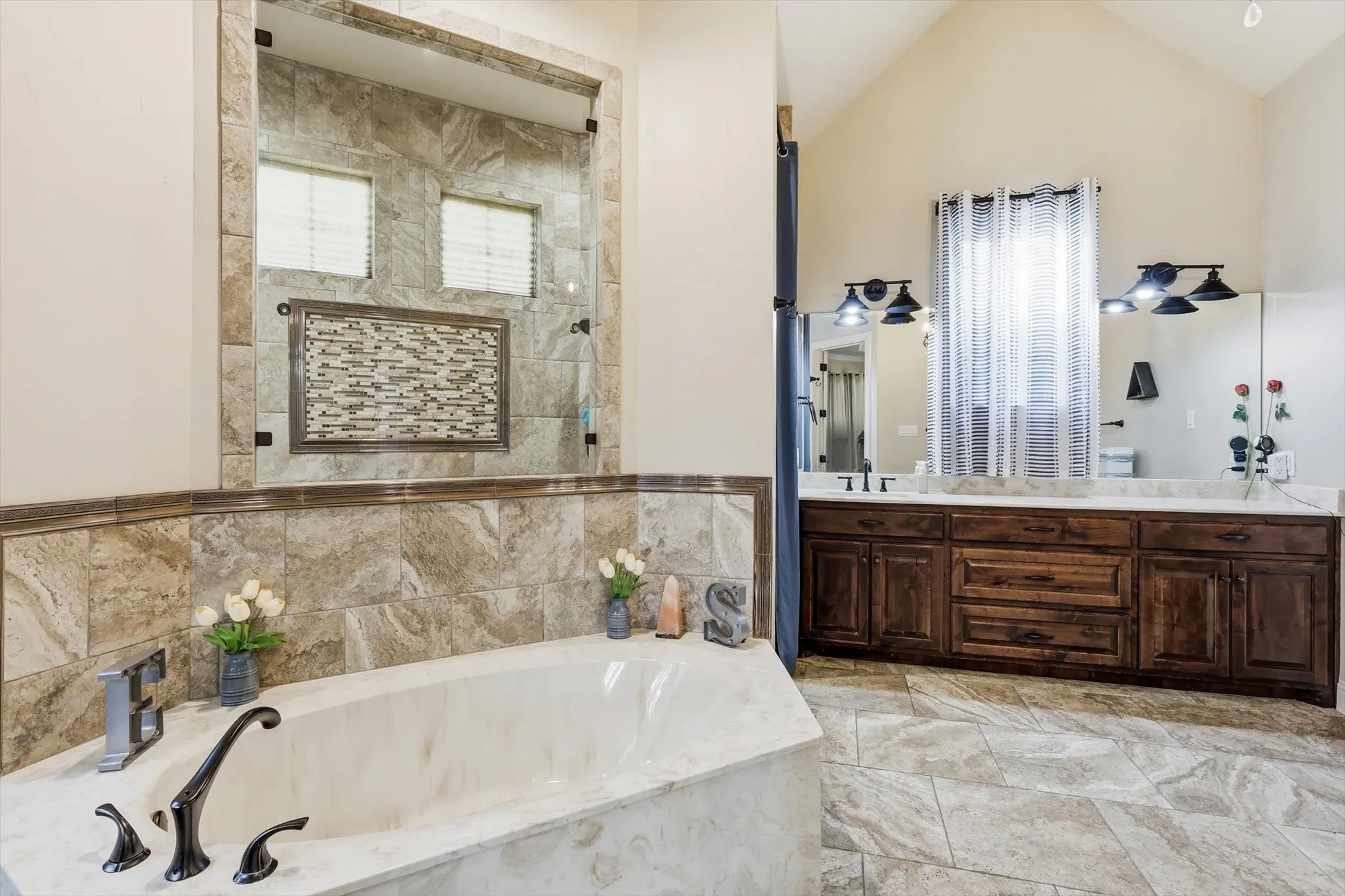 Single Family Residence For Sale in Dallas County , 1040 Lighthouse Court, Grand Prairie, Texas 75104, 5 Bedroom, 5 Bathroom, 5 Garage spaces, 3,960 Sqft, built in 2015, mls#21299273, Real Estate Agent in Grand Prairie, Homes For Sale in Dallas county, Homes For Sale in Grand Prairie, Realtor in Grand Prairie Texas, Real Estate Brokerage Independent Realty Texas, Luminita Cordes Realtor
