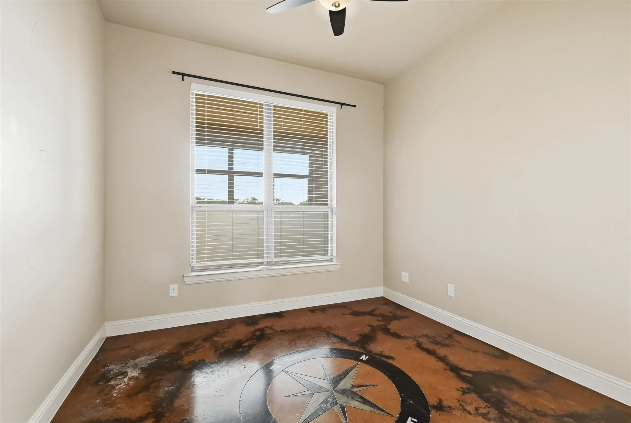 Single Family Residence For Sale in Dallas County , 1040 Lighthouse Court, Grand Prairie, Texas 75104, 5 Bedroom, 5 Bathroom, 5 Garage spaces, 3,960 Sqft, built in 2015, mls#21299273, Real Estate Agent in Grand Prairie, Homes For Sale in Dallas county, Homes For Sale in Grand Prairie, Realtor in Grand Prairie Texas, Real Estate Brokerage Independent Realty Texas, Luminita Cordes Realtor