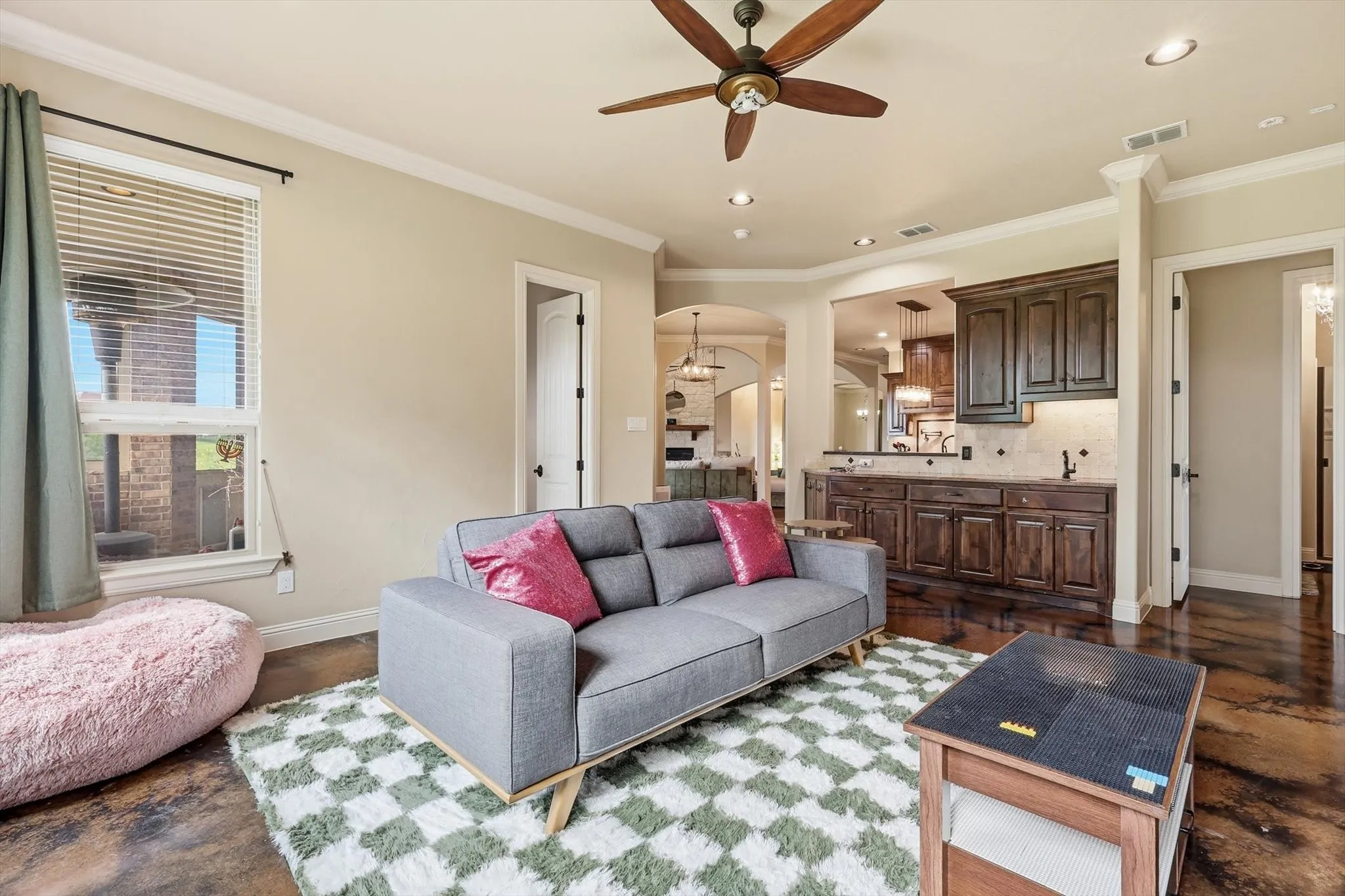 Single Family Residence For Sale in Dallas County , 1040 Lighthouse Court, Grand Prairie, Texas 75104, 5 Bedroom, 5 Bathroom, 5 Garage spaces, 3,960 Sqft, built in 2015, mls#21299273, Real Estate Agent in Grand Prairie, Homes For Sale in Dallas county, Homes For Sale in Grand Prairie, Realtor in Grand Prairie Texas, Real Estate Brokerage Independent Realty Texas, Luminita Cordes Realtor