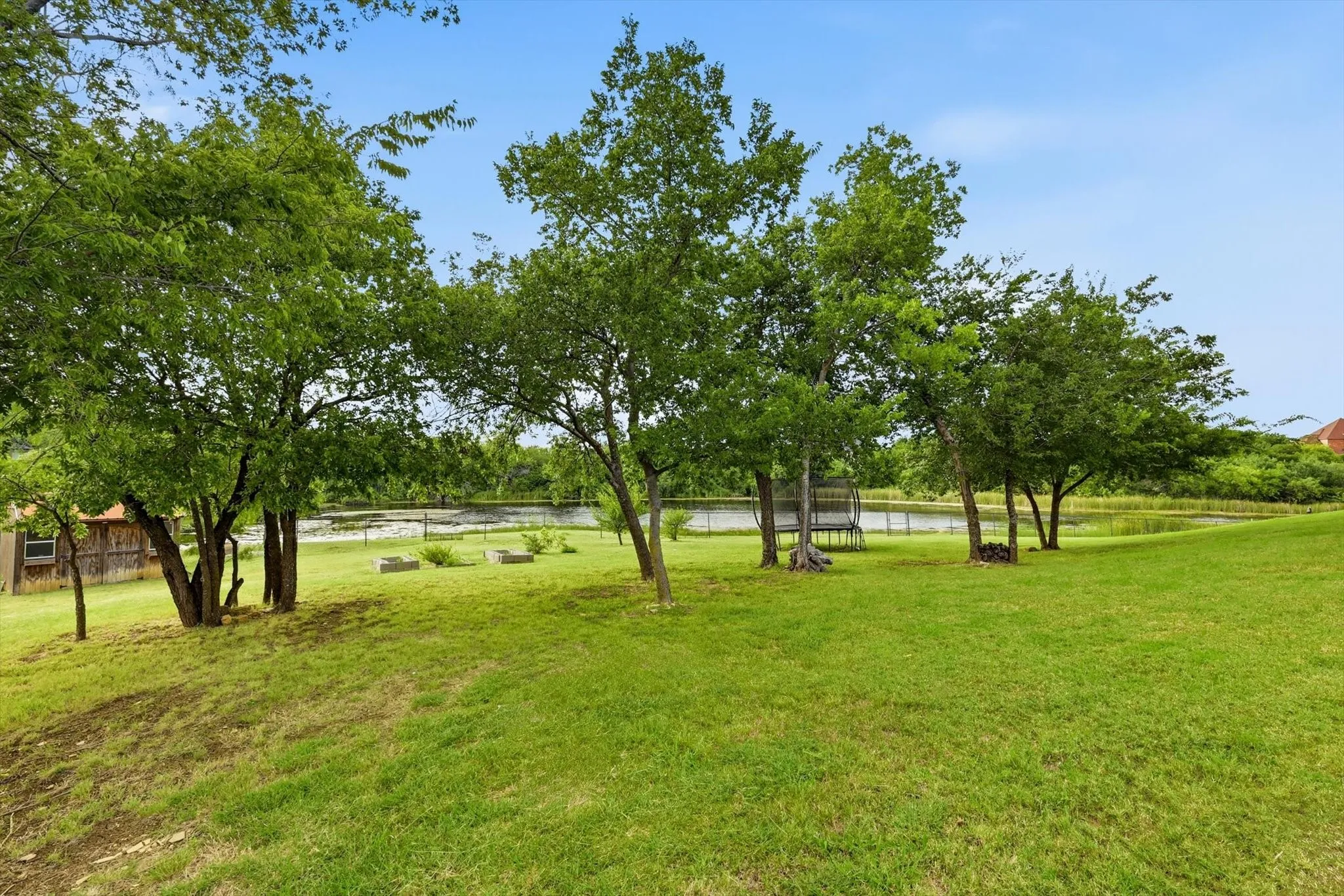 Single Family Residence For Sale in Dallas County , 1040 Lighthouse Court, Grand Prairie, Texas 75104, 5 Bedroom, 5 Bathroom, 5 Garage spaces, 3,960 Sqft, built in 2015, mls#21299273, Real Estate Agent in Grand Prairie, Homes For Sale in Dallas county, Homes For Sale in Grand Prairie, Realtor in Grand Prairie Texas, Real Estate Brokerage Independent Realty Texas, Luminita Cordes Realtor