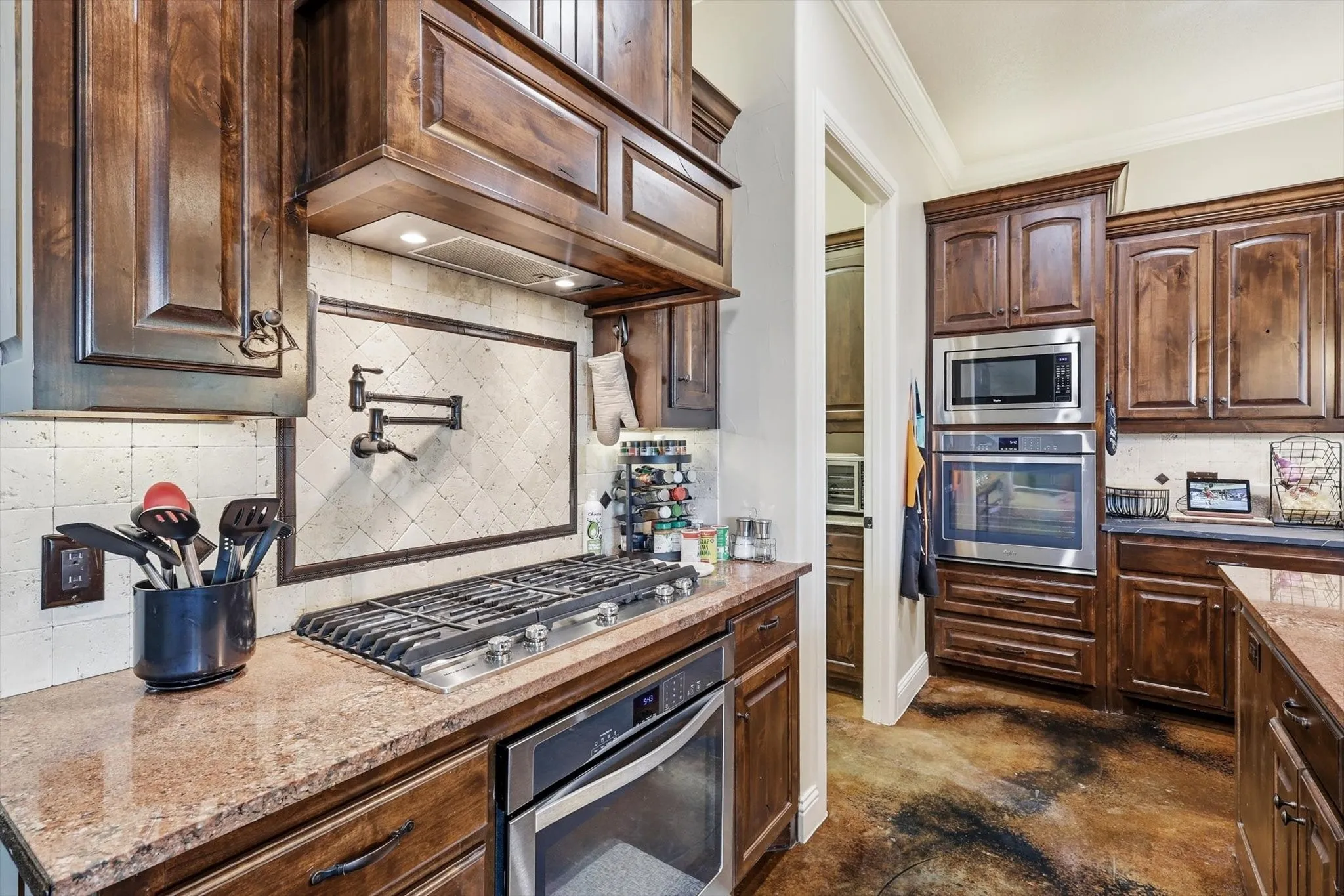 Single Family Residence For Sale in Dallas County , 1040 Lighthouse Court, Grand Prairie, Texas 75104, 5 Bedroom, 5 Bathroom, 5 Garage spaces, 3,960 Sqft, built in 2015, mls#21299273, Real Estate Agent in Grand Prairie, Homes For Sale in Dallas county, Homes For Sale in Grand Prairie, Realtor in Grand Prairie Texas, Real Estate Brokerage Independent Realty Texas, Luminita Cordes Realtor