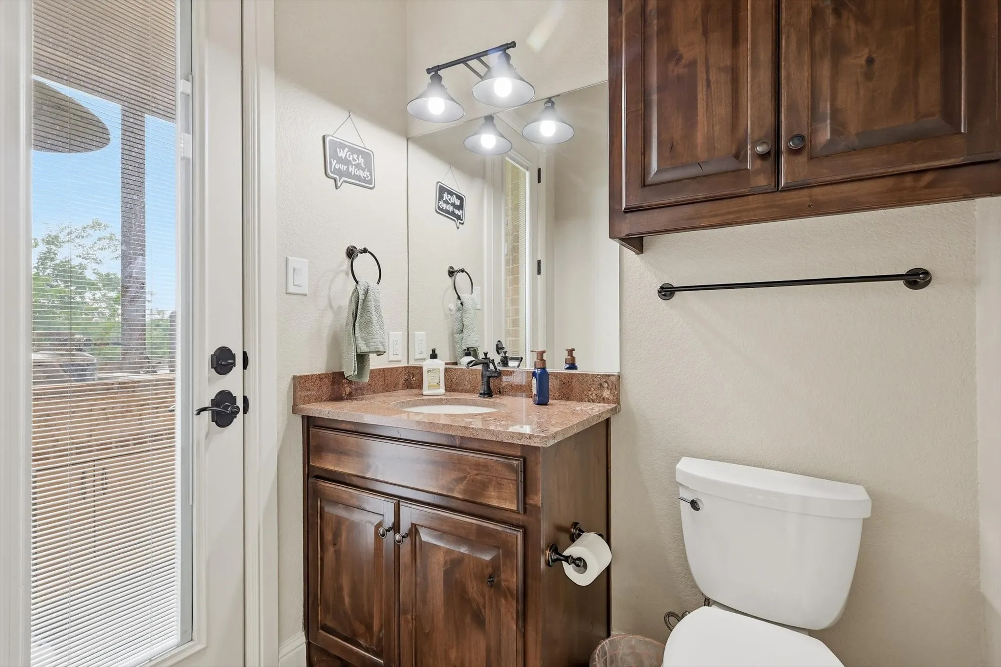 Single Family Residence For Sale in Dallas County , 1040 Lighthouse Court, Grand Prairie, Texas 75104, 5 Bedroom, 5 Bathroom, 5 Garage spaces, 3,960 Sqft, built in 2015, mls#21299273, Real Estate Agent in Grand Prairie, Homes For Sale in Dallas county, Homes For Sale in Grand Prairie, Realtor in Grand Prairie Texas, Real Estate Brokerage Independent Realty Texas, Luminita Cordes Realtor