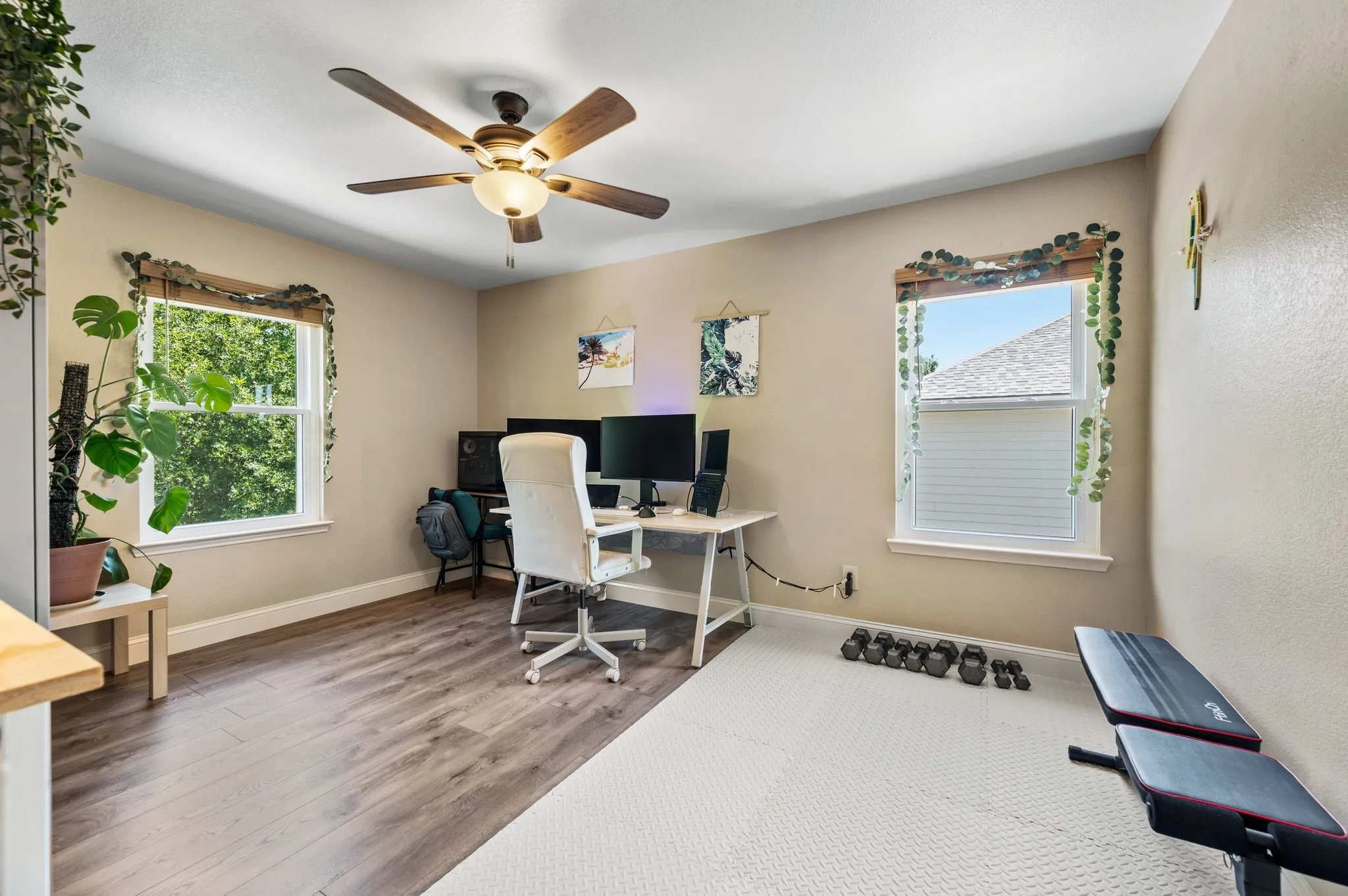 Single Family Residence For Sale in Denton County , 2012 Collington Drive, Roanoke, Texas 76262, 3 Bedroom, 3 Bathroom, 2 Garage spaces, 2,064 Sqft, built in 2001, mls#21300867, Real Estate Agent in Roanoke, Homes For Sale in Denton county, Homes For Sale in Roanoke, Realtor in Roanoke Texas, Real Estate Brokerage Independent Realty Texas, Luminita Cordes Realtor
