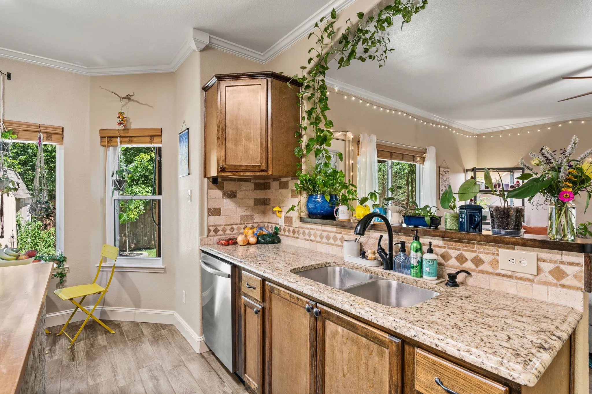 Single Family Residence For Sale in Denton County , 2012 Collington Drive, Roanoke, Texas 76262, 3 Bedroom, 3 Bathroom, 2 Garage spaces, 2,064 Sqft, built in 2001, mls#21300867, Real Estate Agent in Roanoke, Homes For Sale in Denton county, Homes For Sale in Roanoke, Realtor in Roanoke Texas, Real Estate Brokerage Independent Realty Texas, Luminita Cordes Realtor