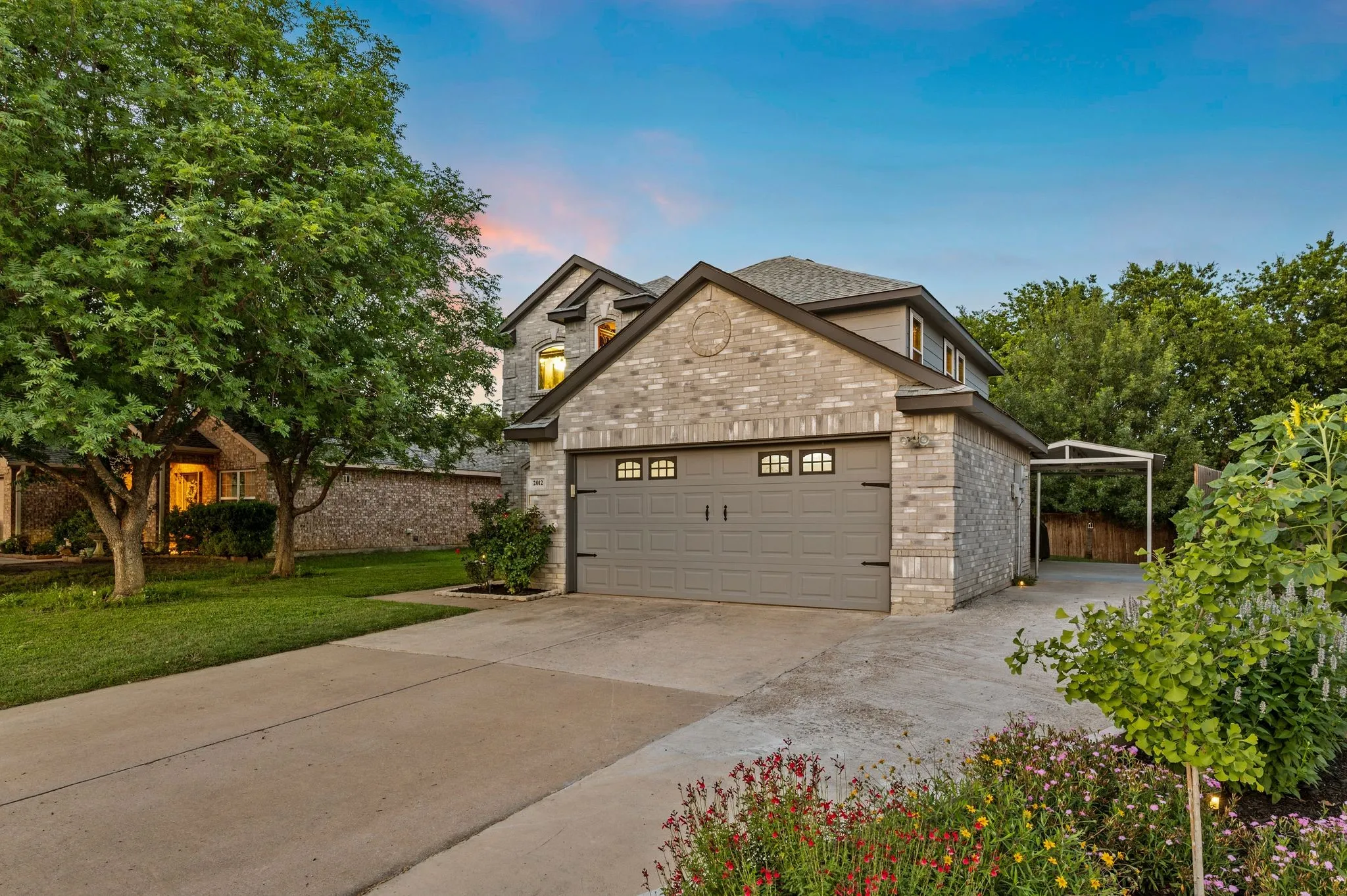 Single Family Residence For Sale in Denton County , 2012 Collington Drive, Roanoke, Texas 76262, 3 Bedroom, 3 Bathroom, 2 Garage spaces, 2,064 Sqft, built in 2001, mls#21300867, Real Estate Agent in Roanoke, Homes For Sale in Denton county, Homes For Sale in Roanoke, Realtor in Roanoke Texas, Real Estate Brokerage Independent Realty Texas, Luminita Cordes Realtor