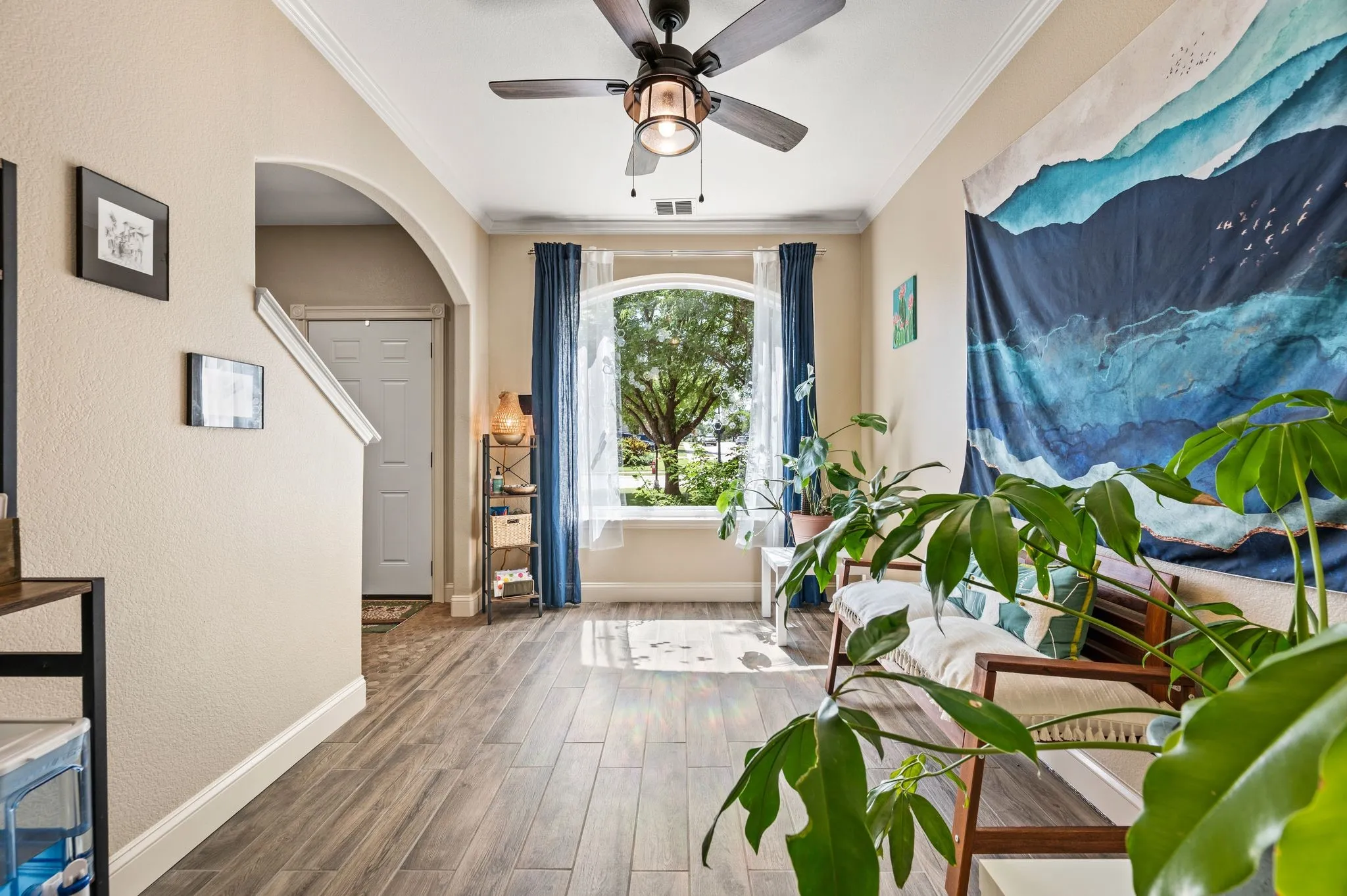Single Family Residence For Sale in Denton County , 2012 Collington Drive, Roanoke, Texas 76262, 3 Bedroom, 3 Bathroom, 2 Garage spaces, 2,064 Sqft, built in 2001, mls#21300867, Real Estate Agent in Roanoke, Homes For Sale in Denton county, Homes For Sale in Roanoke, Realtor in Roanoke Texas, Real Estate Brokerage Independent Realty Texas, Luminita Cordes Realtor