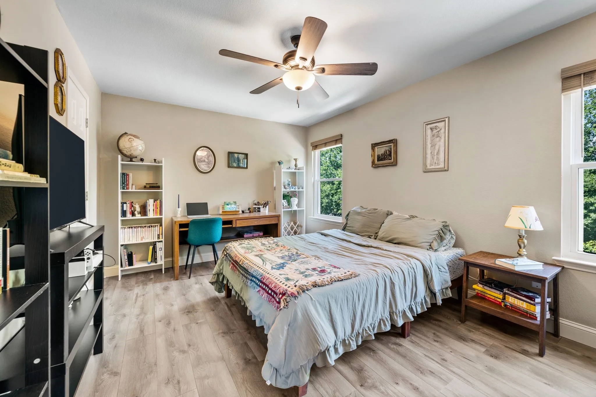 Single Family Residence For Sale in Denton County , 2012 Collington Drive, Roanoke, Texas 76262, 3 Bedroom, 3 Bathroom, 2 Garage spaces, 2,064 Sqft, built in 2001, mls#21300867, Real Estate Agent in Roanoke, Homes For Sale in Denton county, Homes For Sale in Roanoke, Realtor in Roanoke Texas, Real Estate Brokerage Independent Realty Texas, Luminita Cordes Realtor
