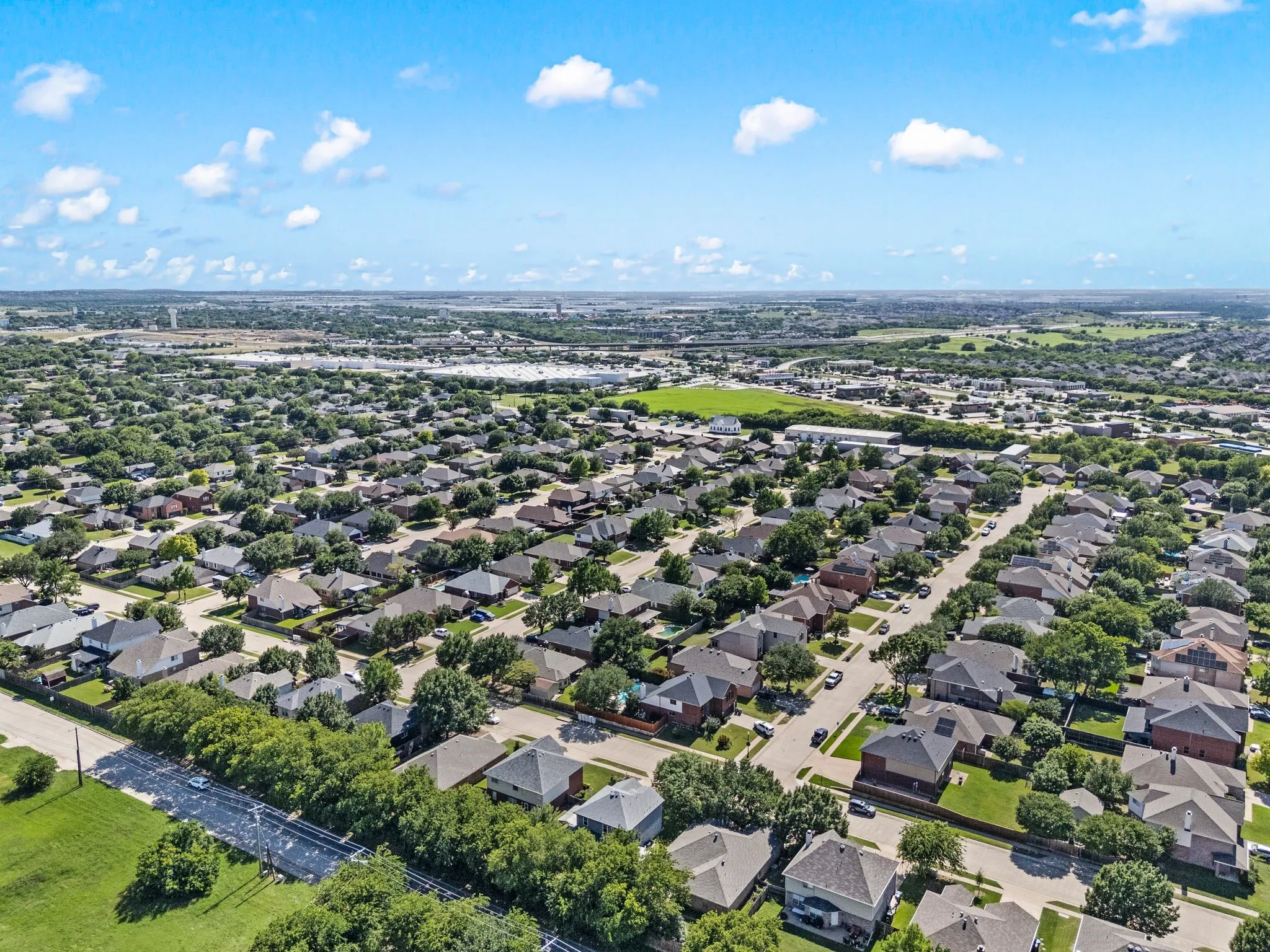 Single Family Residence For Sale in Denton County , 2012 Collington Drive, Roanoke, Texas 76262, 3 Bedroom, 3 Bathroom, 2 Garage spaces, 2,064 Sqft, built in 2001, mls#21300867, Real Estate Agent in Roanoke, Homes For Sale in Denton county, Homes For Sale in Roanoke, Realtor in Roanoke Texas, Real Estate Brokerage Independent Realty Texas, Luminita Cordes Realtor