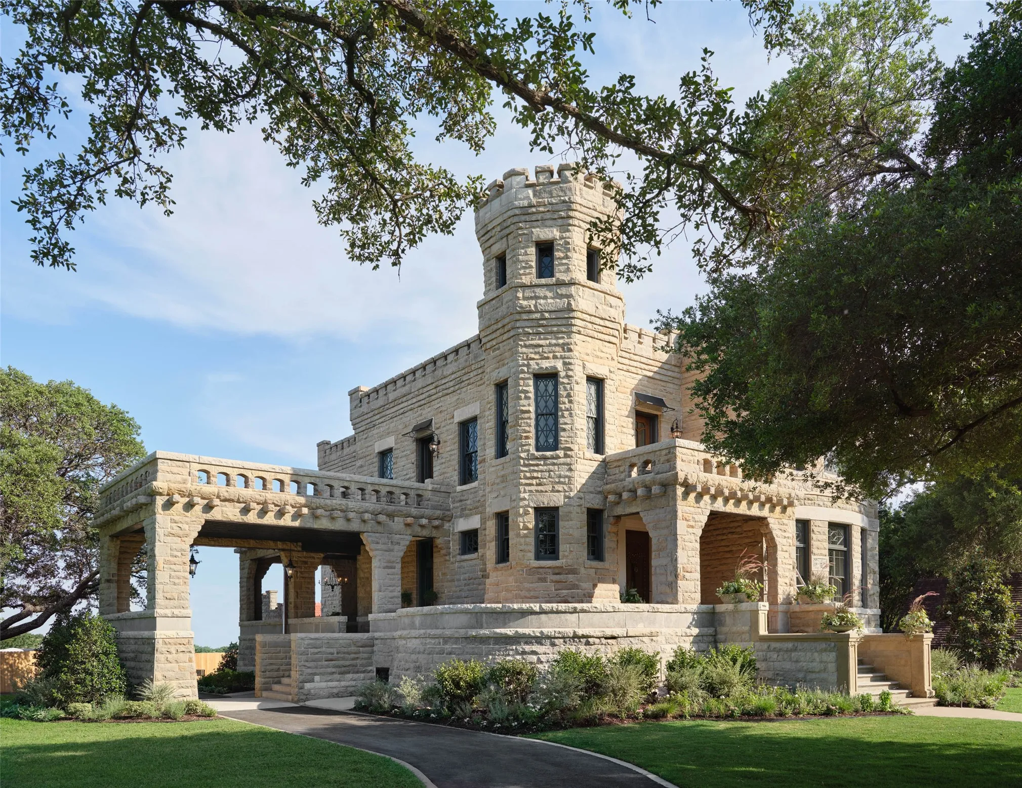 Single Family Residence For Sale in Mc Lennan County , 3300 Austin Avenue, Waco, Texas 76710, 4 Bedroom, 4 Bathroom, Garage spaces, 6,176 Sqft, built in 1890, mls#21283712, Real Estate Agent in Waco, Homes For Sale in Mc Lennan county, Homes For Sale in Waco, Realtor in Waco Texas, Real Estate Brokerage Independent Realty Texas, Luminita Cordes Realtor