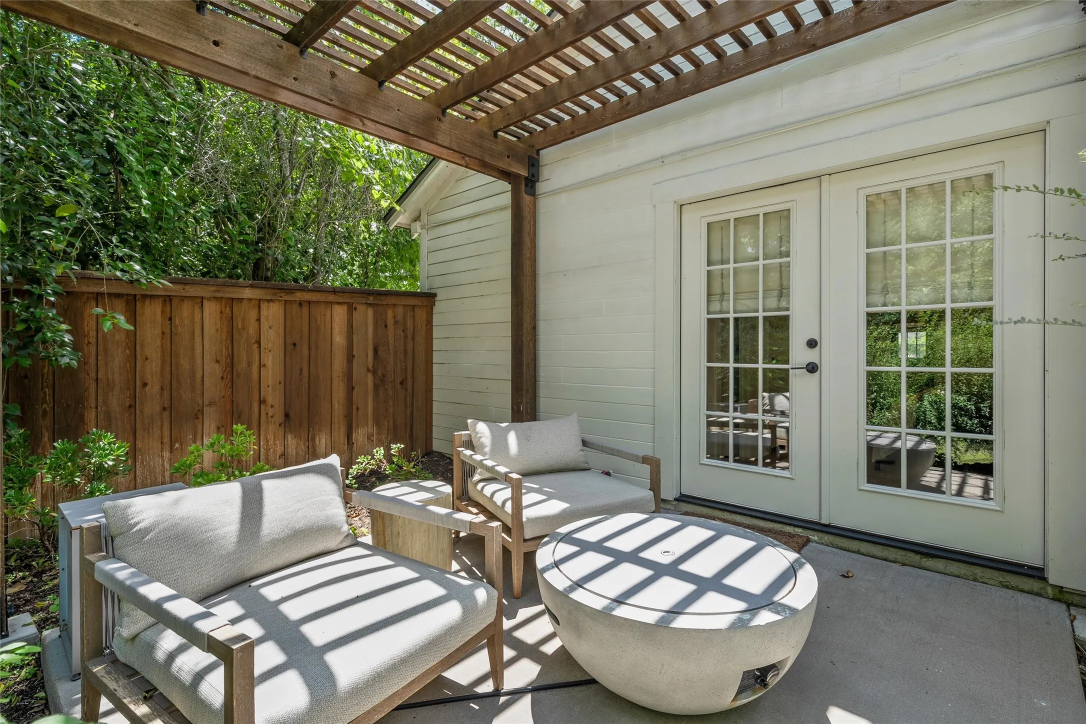 Single Family Residence For Sale in Mc Lennan County , 3601 Hillcrest Drive, Waco, Texas 76708, 5 Bedroom, 4 Bathroom, 2 Garage spaces, 4,606 Sqft, built in 1903, mls#21298486, Real Estate Agent in Waco, Homes For Sale in Mc Lennan county, Homes For Sale in Waco, Realtor in Waco Texas, Real Estate Brokerage Independent Realty Texas, Luminita Cordes Realtor
