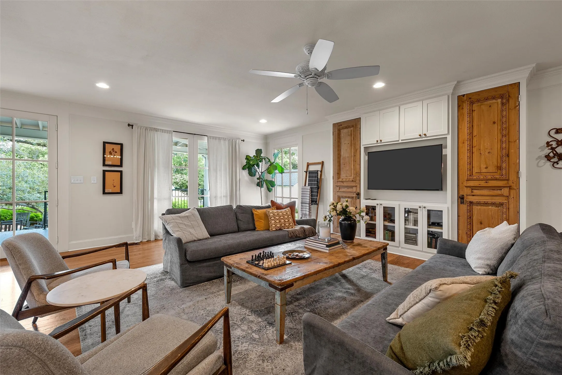 Single Family Residence For Sale in Mc Lennan County , 3601 Hillcrest Drive, Waco, Texas 76708, 5 Bedroom, 4 Bathroom, 2 Garage spaces, 4,606 Sqft, built in 1903, mls#21298486, Real Estate Agent in Waco, Homes For Sale in Mc Lennan county, Homes For Sale in Waco, Realtor in Waco Texas, Real Estate Brokerage Independent Realty Texas, Luminita Cordes Realtor