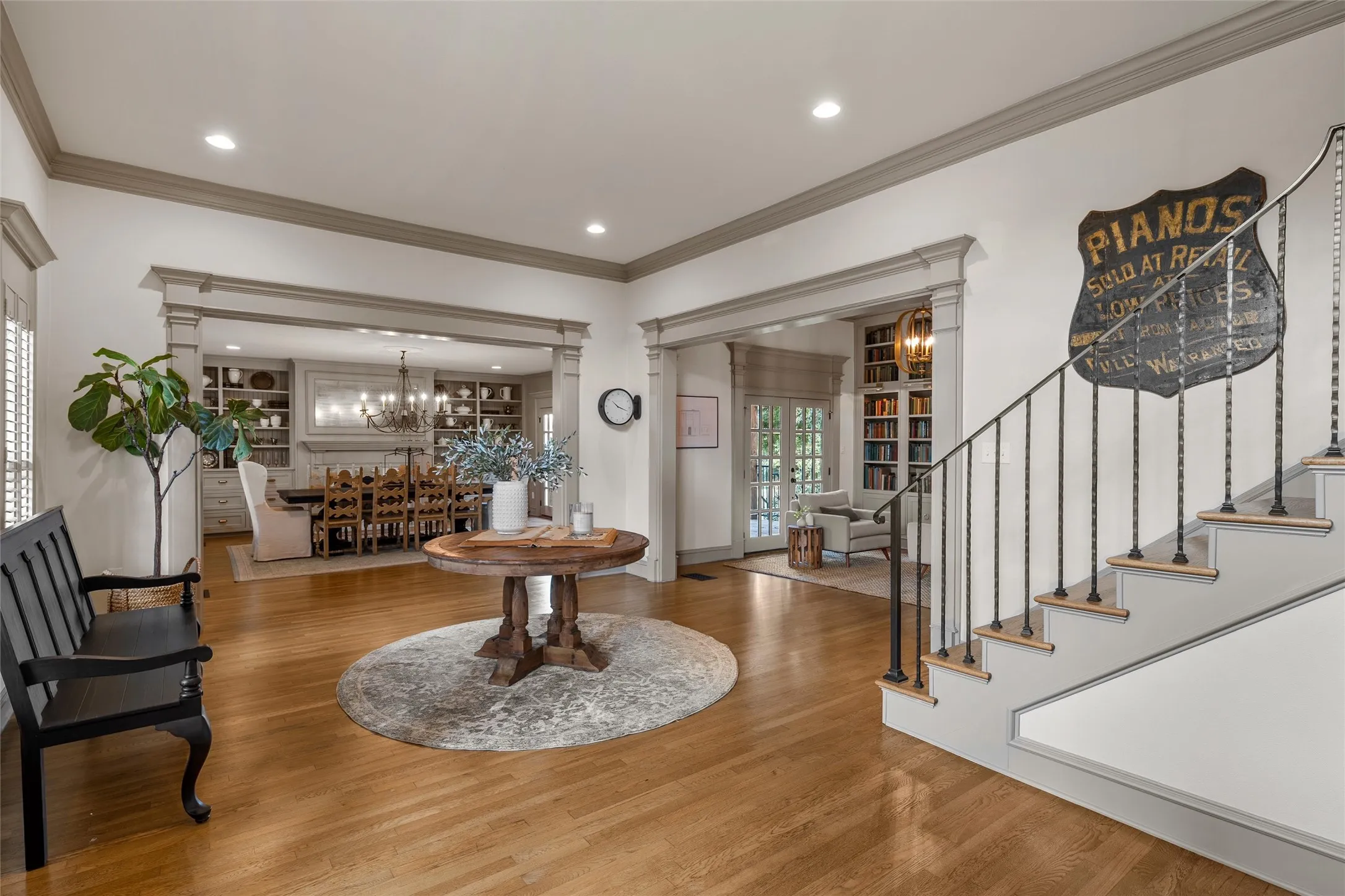 Single Family Residence For Sale in Mc Lennan County , 3601 Hillcrest Drive, Waco, Texas 76708, 5 Bedroom, 4 Bathroom, 2 Garage spaces, 4,606 Sqft, built in 1903, mls#21298486, Real Estate Agent in Waco, Homes For Sale in Mc Lennan county, Homes For Sale in Waco, Realtor in Waco Texas, Real Estate Brokerage Independent Realty Texas, Luminita Cordes Realtor