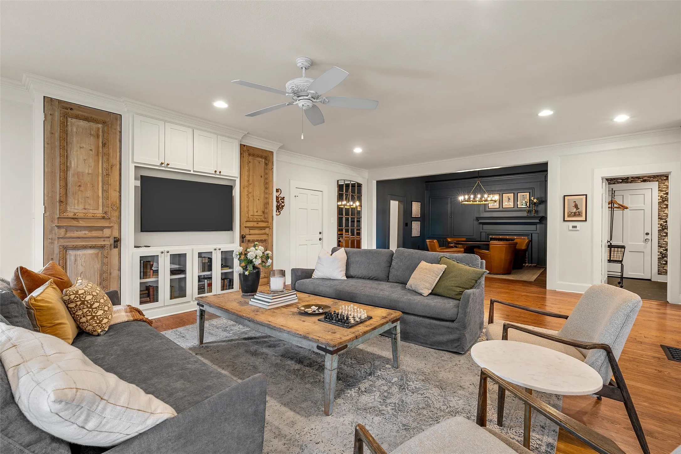 Single Family Residence For Sale in Mc Lennan County , 3601 Hillcrest Drive, Waco, Texas 76708, 5 Bedroom, 4 Bathroom, 2 Garage spaces, 4,606 Sqft, built in 1903, mls#21298486, Real Estate Agent in Waco, Homes For Sale in Mc Lennan county, Homes For Sale in Waco, Realtor in Waco Texas, Real Estate Brokerage Independent Realty Texas, Luminita Cordes Realtor