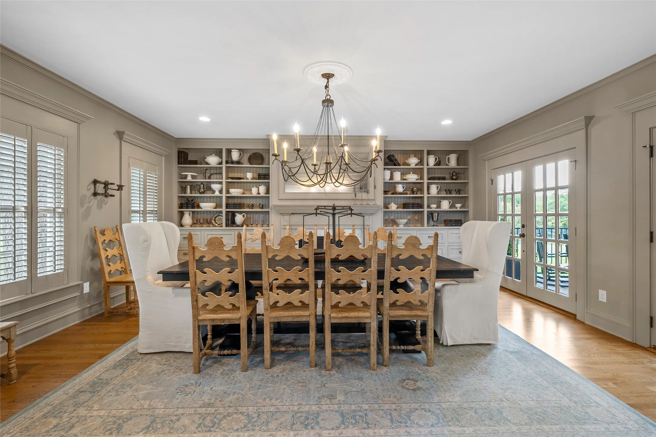 Single Family Residence For Sale in Mc Lennan County , 3601 Hillcrest Drive, Waco, Texas 76708, 5 Bedroom, 4 Bathroom, 2 Garage spaces, 4,606 Sqft, built in 1903, mls#21298486, Real Estate Agent in Waco, Homes For Sale in Mc Lennan county, Homes For Sale in Waco, Realtor in Waco Texas, Real Estate Brokerage Independent Realty Texas, Luminita Cordes Realtor
