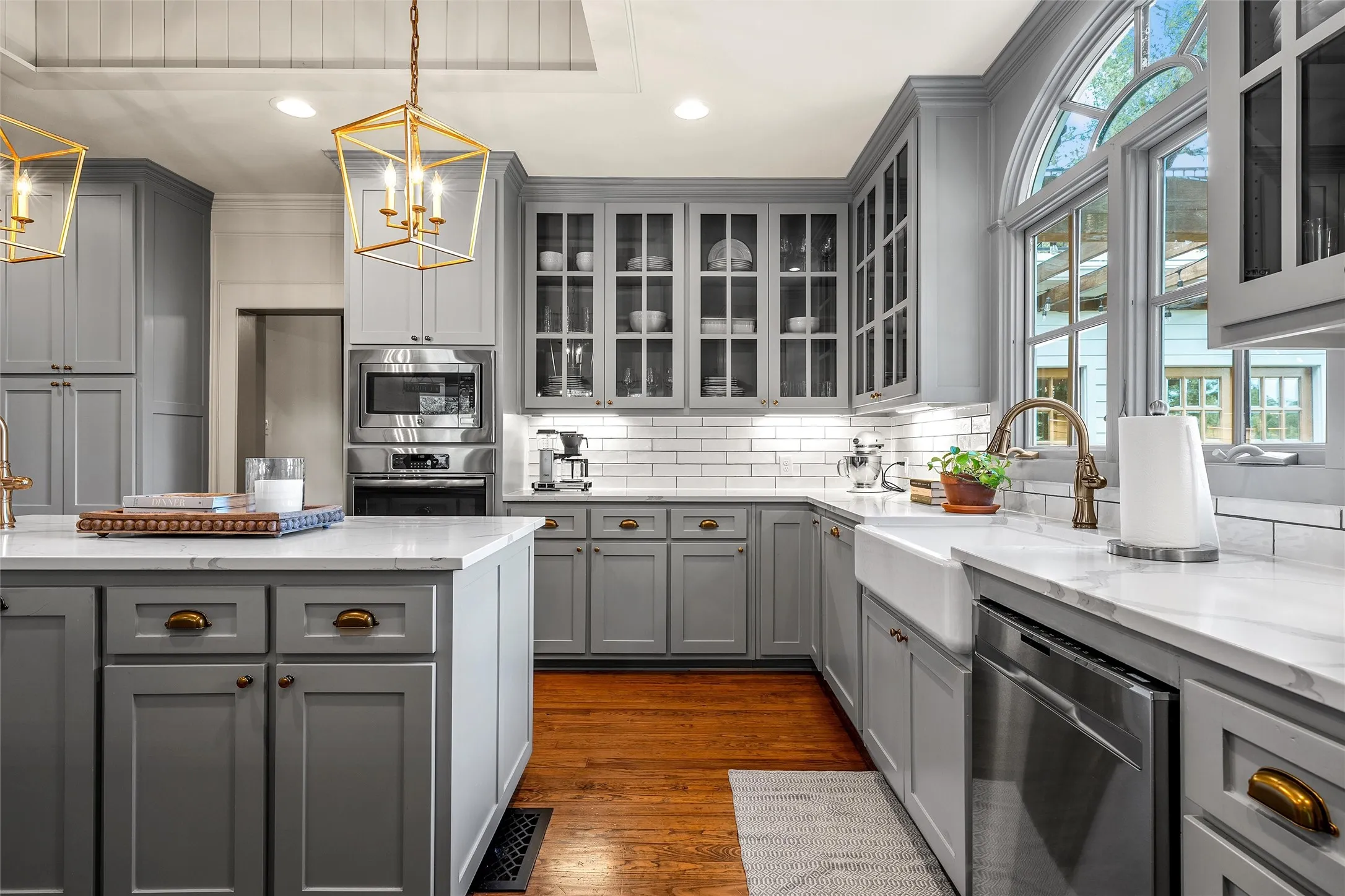 Single Family Residence For Sale in Mc Lennan County , 3601 Hillcrest Drive, Waco, Texas 76708, 5 Bedroom, 4 Bathroom, 2 Garage spaces, 4,606 Sqft, built in 1903, mls#21298486, Real Estate Agent in Waco, Homes For Sale in Mc Lennan county, Homes For Sale in Waco, Realtor in Waco Texas, Real Estate Brokerage Independent Realty Texas, Luminita Cordes Realtor