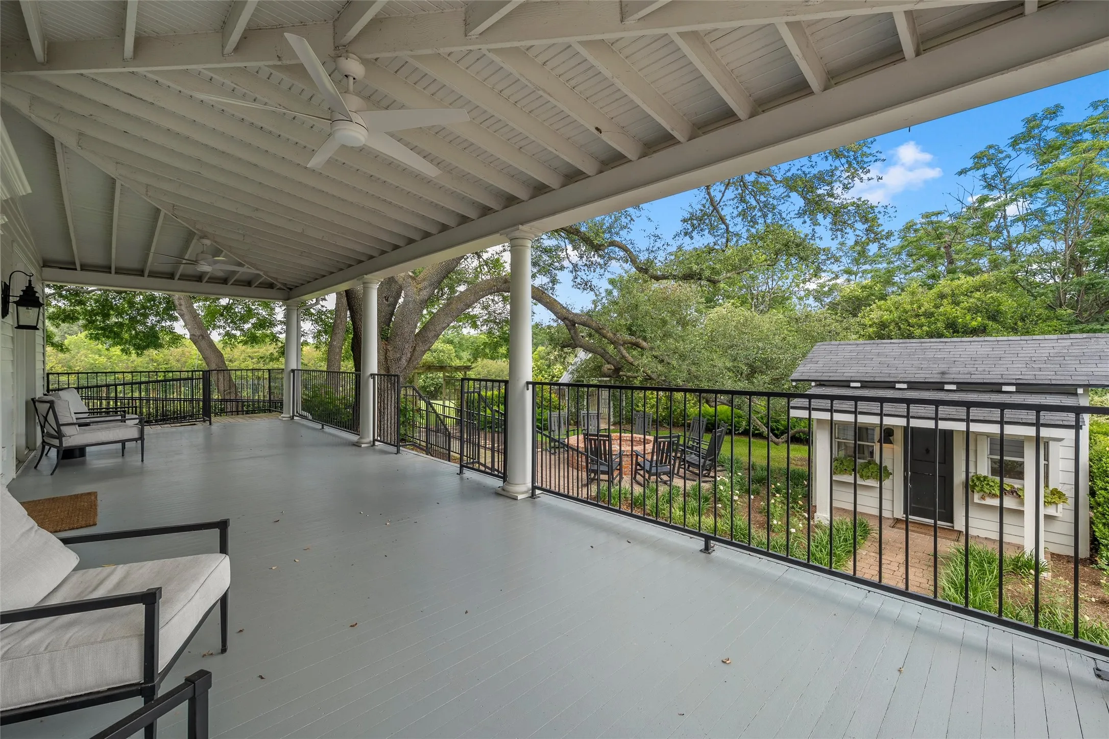 Single Family Residence For Sale in Mc Lennan County , 3601 Hillcrest Drive, Waco, Texas 76708, 5 Bedroom, 4 Bathroom, 2 Garage spaces, 4,606 Sqft, built in 1903, mls#21298486, Real Estate Agent in Waco, Homes For Sale in Mc Lennan county, Homes For Sale in Waco, Realtor in Waco Texas, Real Estate Brokerage Independent Realty Texas, Luminita Cordes Realtor
