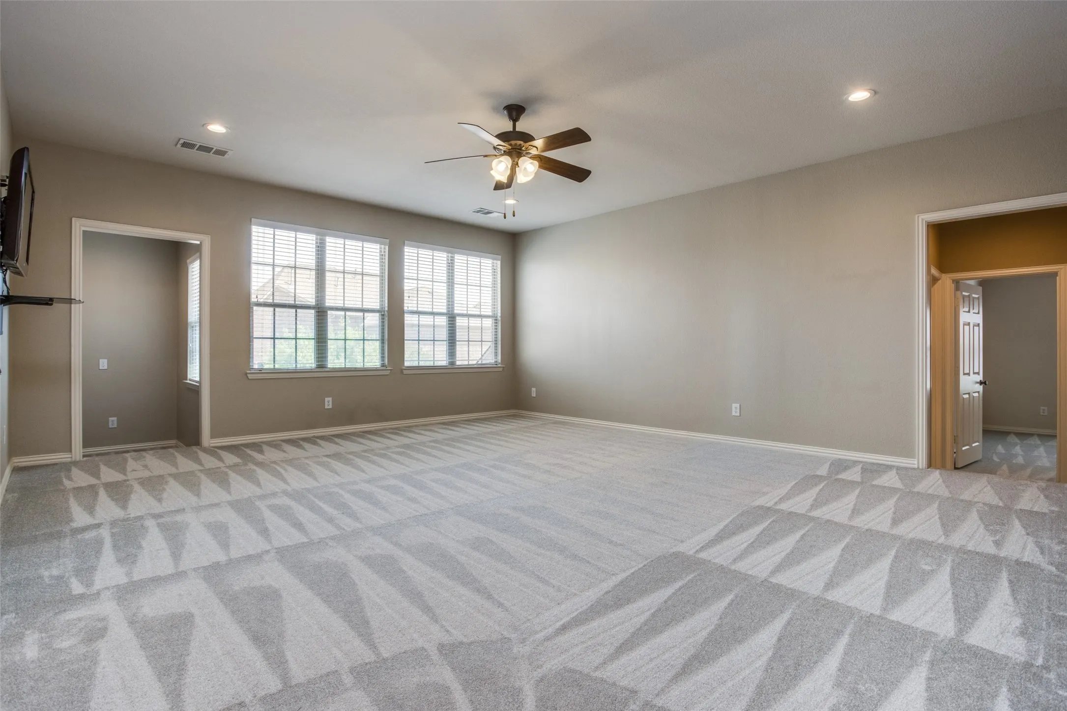 Single Family Residence For Rent in Collin County , 13336 Thornton Drive, Frisco, Texas 75035, 5 Bedroom, 5 Bathroom, 3 Garage spaces, 4,645 Sqft, built in 2009, mls#21301766, Real Estate Agent in Frisco, Homes For Rent in Collin county, Homes For Rent in Frisco, Realtor in Frisco Texas, Real Estate Brokerage Independent Realty Texas, Luminita Cordes Realtor