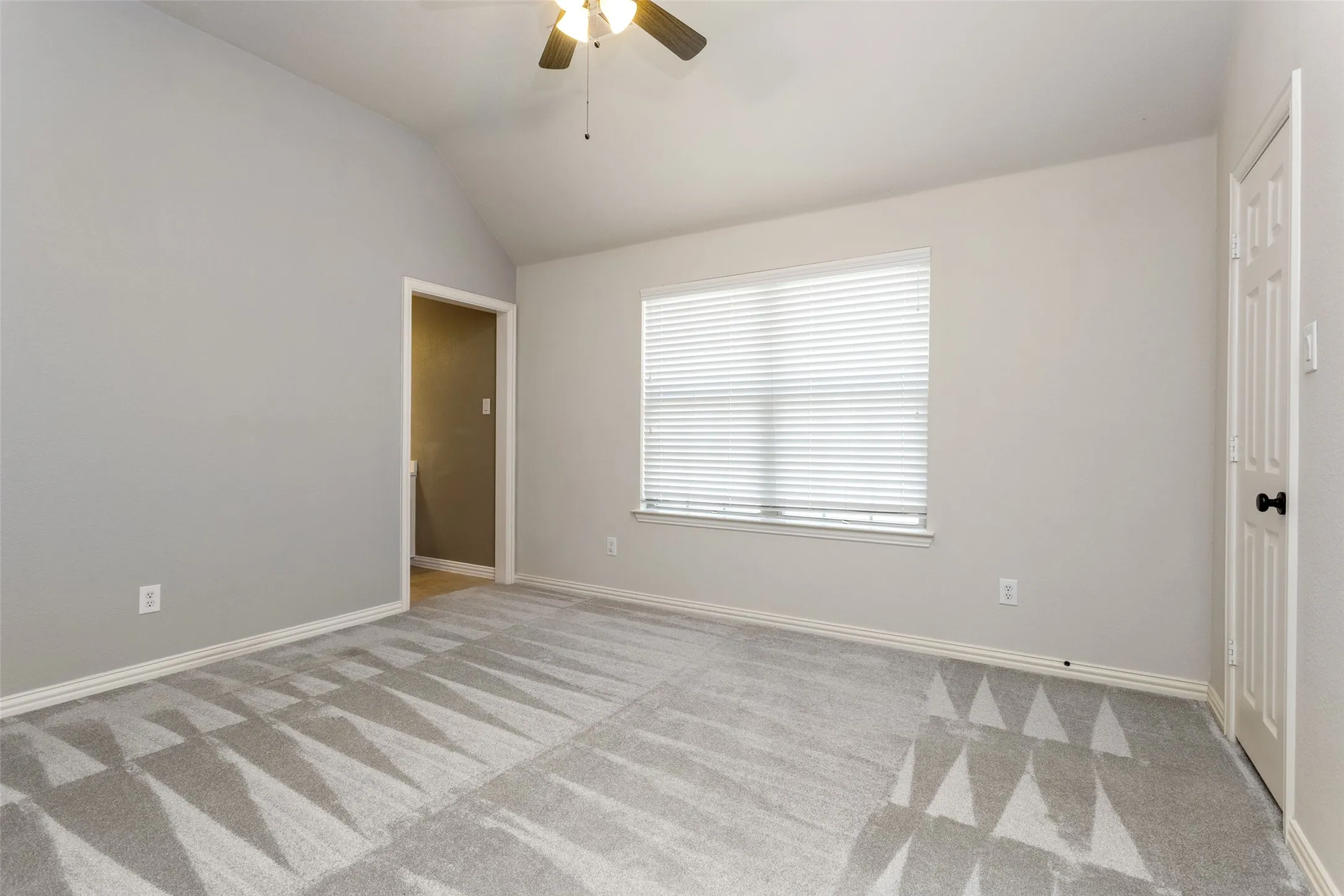 Single Family Residence For Rent in Collin County , 13336 Thornton Drive, Frisco, Texas 75035, 5 Bedroom, 5 Bathroom, 3 Garage spaces, 4,645 Sqft, built in 2009, mls#21301766, Real Estate Agent in Frisco, Homes For Rent in Collin county, Homes For Rent in Frisco, Realtor in Frisco Texas, Real Estate Brokerage Independent Realty Texas, Luminita Cordes Realtor