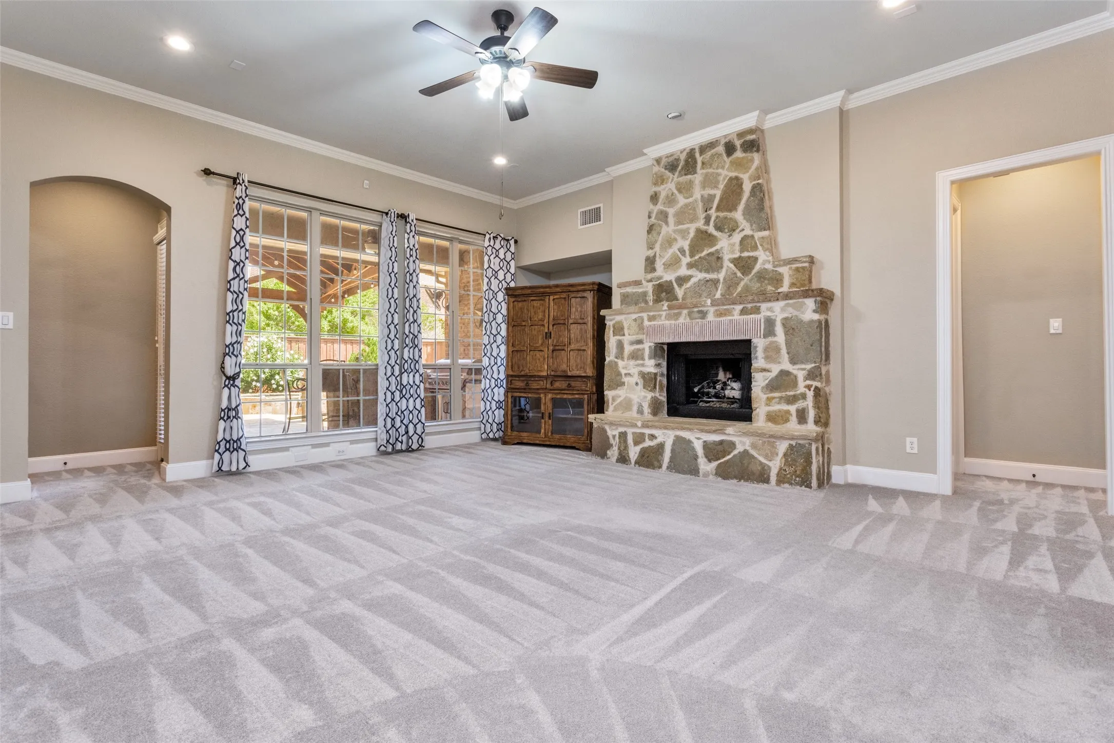 Single Family Residence For Rent in Collin County , 13336 Thornton Drive, Frisco, Texas 75035, 5 Bedroom, 5 Bathroom, 3 Garage spaces, 4,645 Sqft, built in 2009, mls#21301766, Real Estate Agent in Frisco, Homes For Rent in Collin county, Homes For Rent in Frisco, Realtor in Frisco Texas, Real Estate Brokerage Independent Realty Texas, Luminita Cordes Realtor