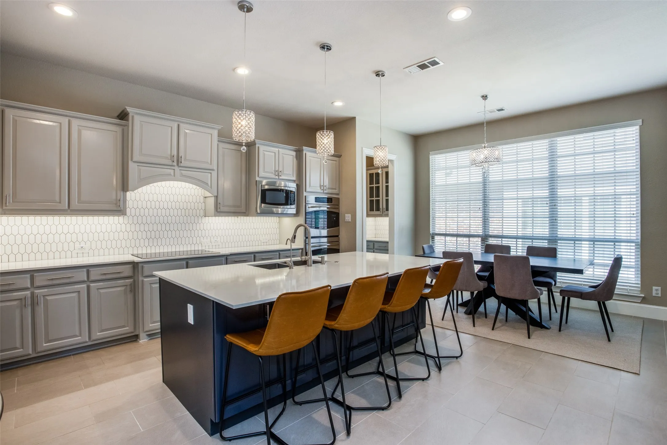 Single Family Residence For Rent in Collin County , 13336 Thornton Drive, Frisco, Texas 75035, 5 Bedroom, 5 Bathroom, 3 Garage spaces, 4,645 Sqft, built in 2009, mls#21301766, Real Estate Agent in Frisco, Homes For Rent in Collin county, Homes For Rent in Frisco, Realtor in Frisco Texas, Real Estate Brokerage Independent Realty Texas, Luminita Cordes Realtor