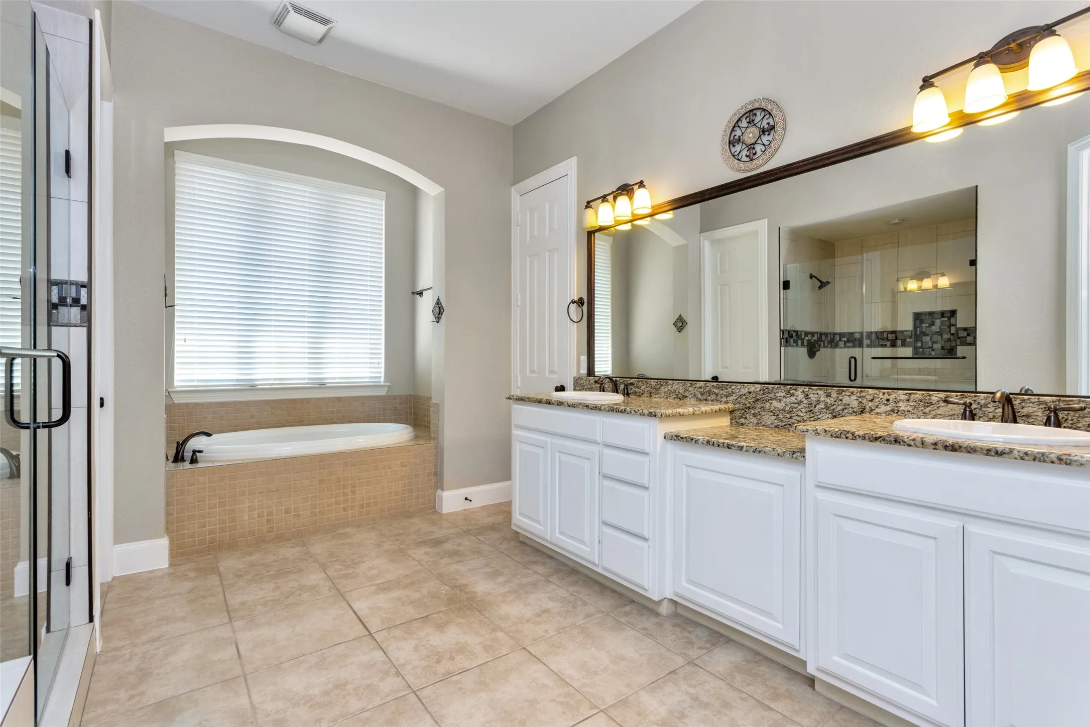 Single Family Residence For Rent in Collin County , 13336 Thornton Drive, Frisco, Texas 75035, 5 Bedroom, 5 Bathroom, 3 Garage spaces, 4,645 Sqft, built in 2009, mls#21301766, Real Estate Agent in Frisco, Homes For Rent in Collin county, Homes For Rent in Frisco, Realtor in Frisco Texas, Real Estate Brokerage Independent Realty Texas, Luminita Cordes Realtor