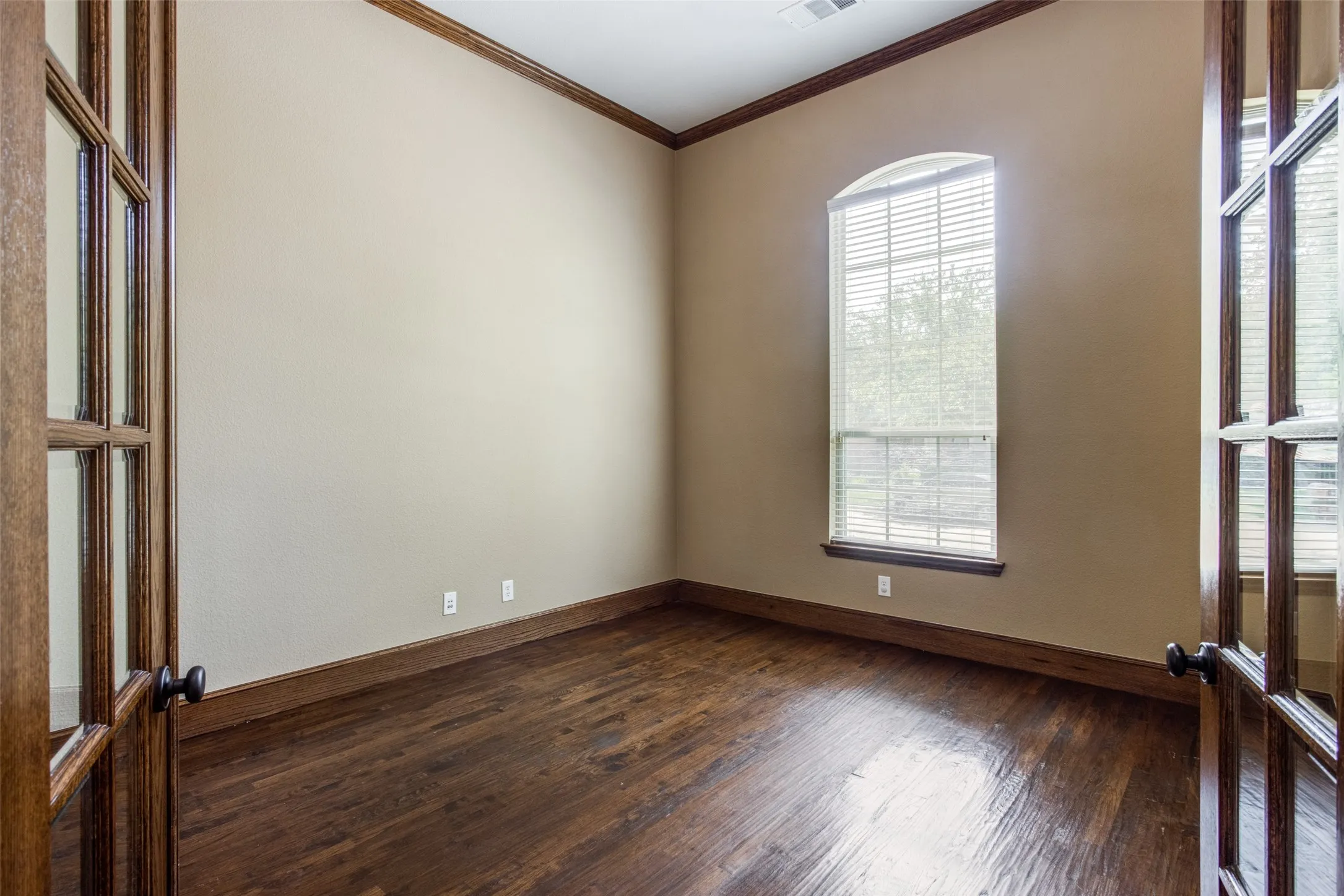 Single Family Residence For Rent in Collin County , 13336 Thornton Drive, Frisco, Texas 75035, 5 Bedroom, 5 Bathroom, 3 Garage spaces, 4,645 Sqft, built in 2009, mls#21301766, Real Estate Agent in Frisco, Homes For Rent in Collin county, Homes For Rent in Frisco, Realtor in Frisco Texas, Real Estate Brokerage Independent Realty Texas, Luminita Cordes Realtor