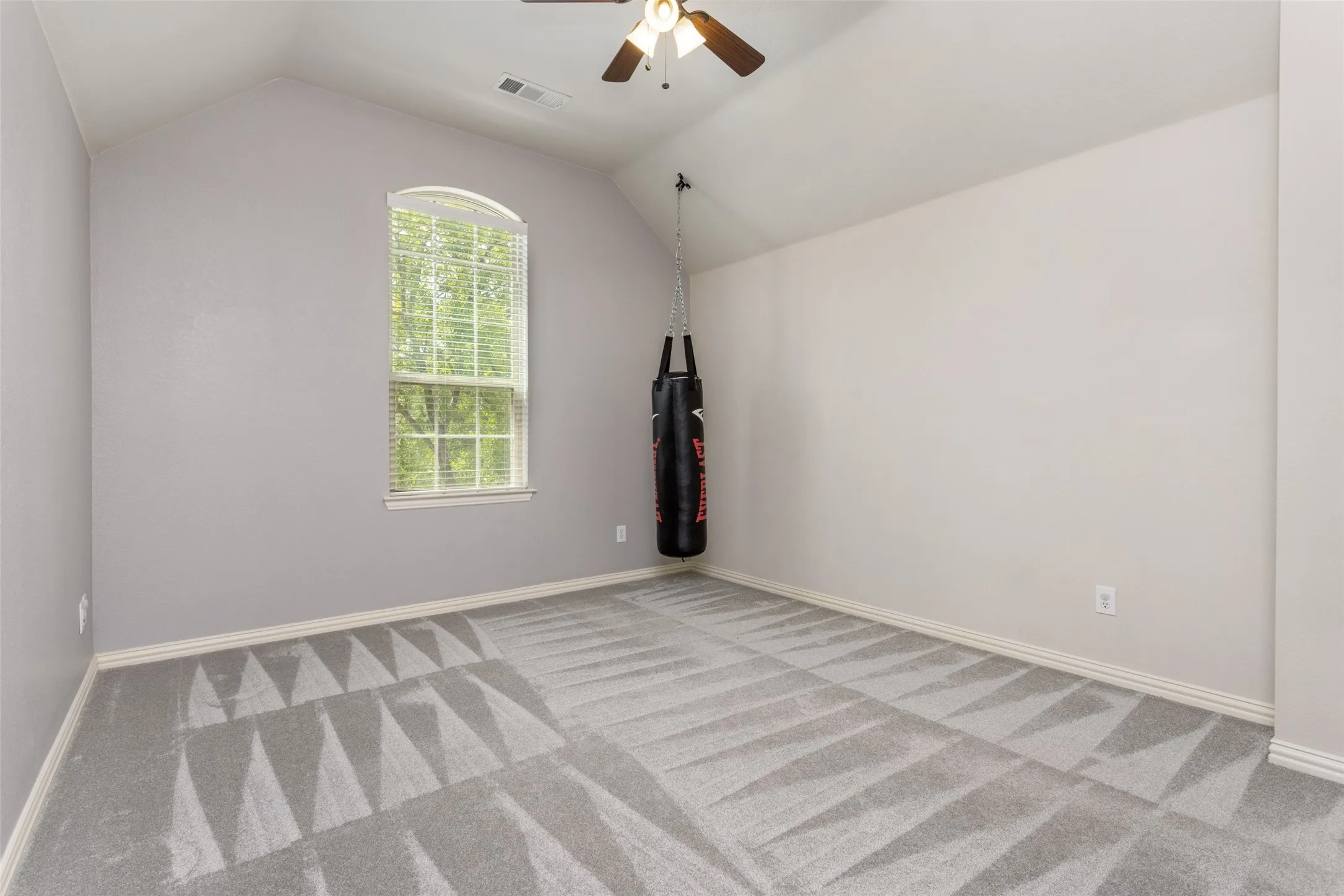 Single Family Residence For Rent in Collin County , 13336 Thornton Drive, Frisco, Texas 75035, 5 Bedroom, 5 Bathroom, 3 Garage spaces, 4,645 Sqft, built in 2009, mls#21301766, Real Estate Agent in Frisco, Homes For Rent in Collin county, Homes For Rent in Frisco, Realtor in Frisco Texas, Real Estate Brokerage Independent Realty Texas, Luminita Cordes Realtor