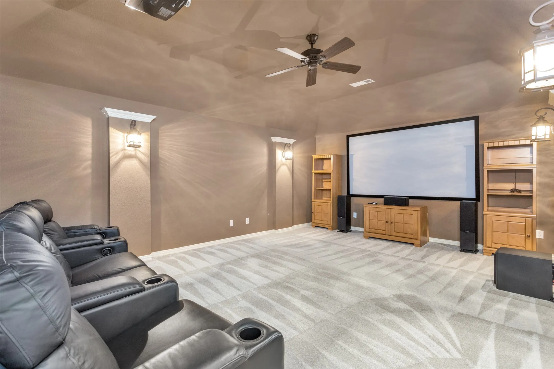 Single Family Residence For Rent in Collin County , 13336 Thornton Drive, Frisco, Texas 75035, 5 Bedroom, 5 Bathroom, 3 Garage spaces, 4,645 Sqft, built in 2009, mls#21301766, Real Estate Agent in Frisco, Homes For Rent in Collin county, Homes For Rent in Frisco, Realtor in Frisco Texas, Real Estate Brokerage Independent Realty Texas, Luminita Cordes Realtor