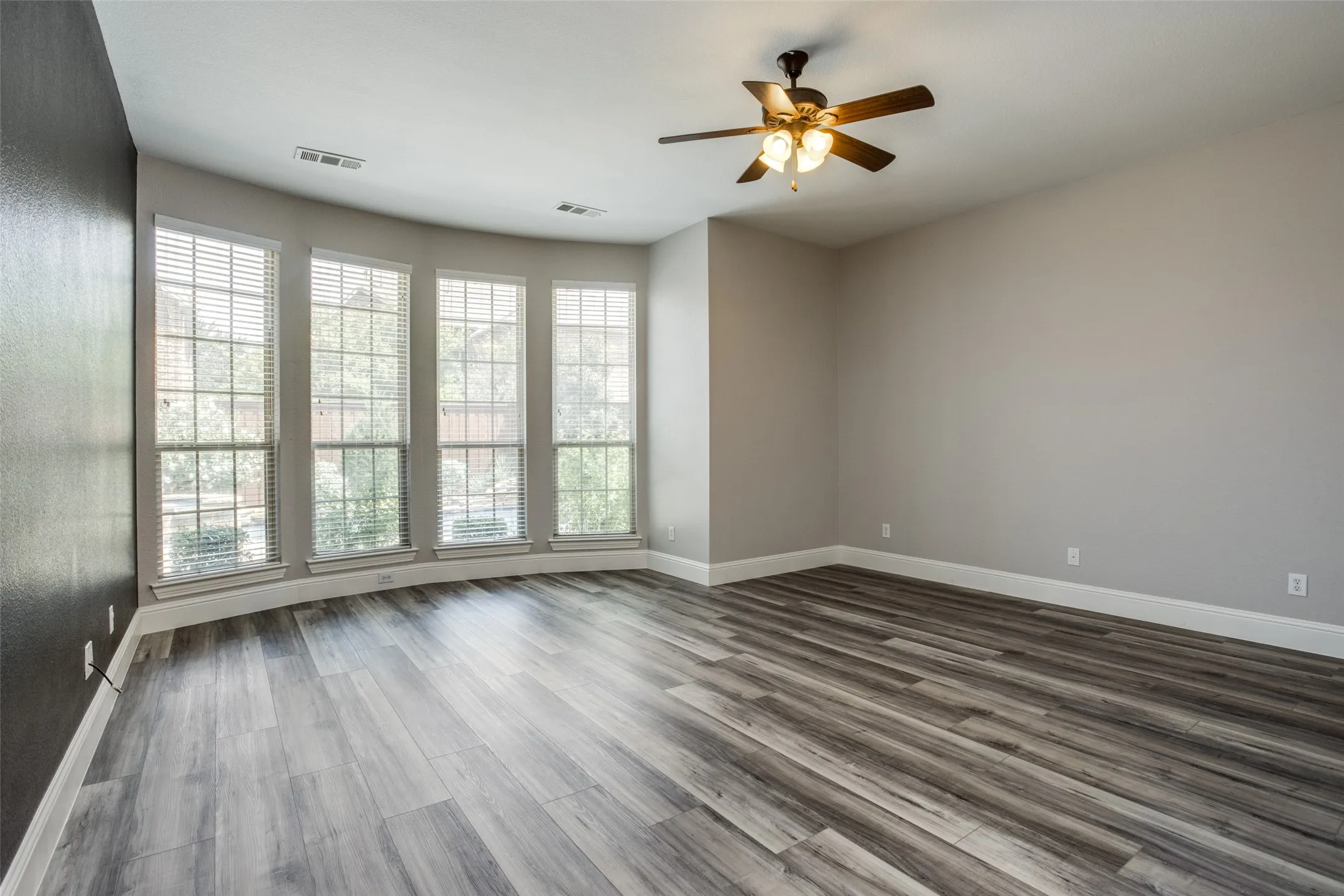Single Family Residence For Rent in Collin County , 13336 Thornton Drive, Frisco, Texas 75035, 5 Bedroom, 5 Bathroom, 3 Garage spaces, 4,645 Sqft, built in 2009, mls#21301766, Real Estate Agent in Frisco, Homes For Rent in Collin county, Homes For Rent in Frisco, Realtor in Frisco Texas, Real Estate Brokerage Independent Realty Texas, Luminita Cordes Realtor