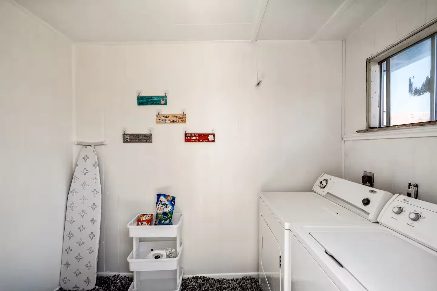 Single Family Residence For Sale in Dallas County , 14 W Townhouse Lane 34, Grand Prairie, Texas 75052, 2 Bedroom, 2 Bathroom, Garage spaces, 1,156 Sqft, built in 1971, mls#21301795, Real Estate Agent in Grand Prairie, Homes For Sale in Dallas county, Homes For Sale in Grand Prairie, Realtor in Grand Prairie Texas, Real Estate Brokerage Independent Realty Texas, Luminita Cordes Realtor