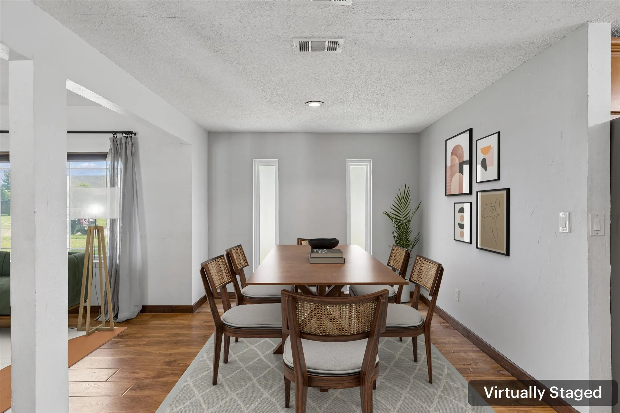 Single Family Residence For Sale in Dallas County , 1303 Berkeley Drive, Richardson, Texas 75081, 4 Bedroom, 2 Bathroom, 2 Garage spaces, 2,318 Sqft, built in 1967, mls#21294919, Real Estate Agent in Richardson, Homes For Sale in Dallas county, Homes For Sale in Richardson, Realtor in Richardson Texas, Real Estate Brokerage Independent Realty Texas, Luminita Cordes Realtor
