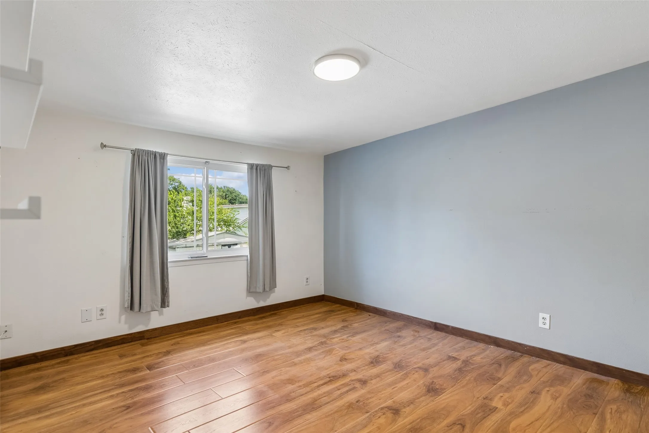 Single Family Residence For Sale in Dallas County , 1303 Berkeley Drive, Richardson, Texas 75081, 4 Bedroom, 2 Bathroom, 2 Garage spaces, 2,318 Sqft, built in 1967, mls#21294919, Real Estate Agent in Richardson, Homes For Sale in Dallas county, Homes For Sale in Richardson, Realtor in Richardson Texas, Real Estate Brokerage Independent Realty Texas, Luminita Cordes Realtor