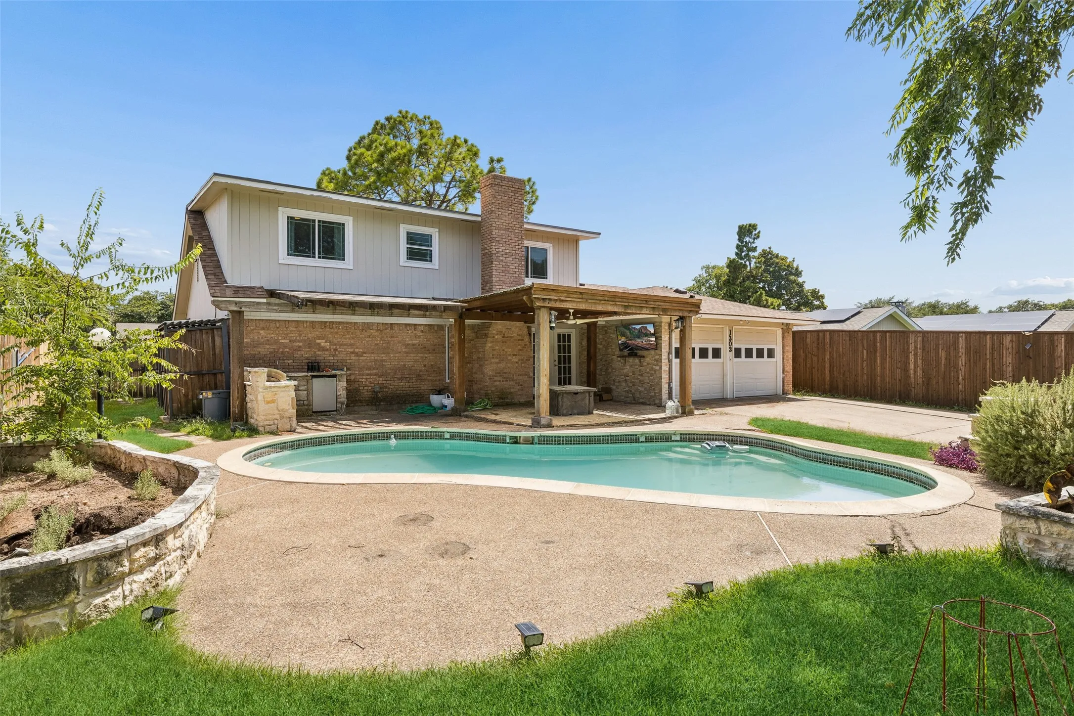 Single Family Residence For Sale in Dallas County , 1303 Berkeley Drive, Richardson, Texas 75081, 4 Bedroom, 2 Bathroom, 2 Garage spaces, 2,318 Sqft, built in 1967, mls#21294919, Real Estate Agent in Richardson, Homes For Sale in Dallas county, Homes For Sale in Richardson, Realtor in Richardson Texas, Real Estate Brokerage Independent Realty Texas, Luminita Cordes Realtor