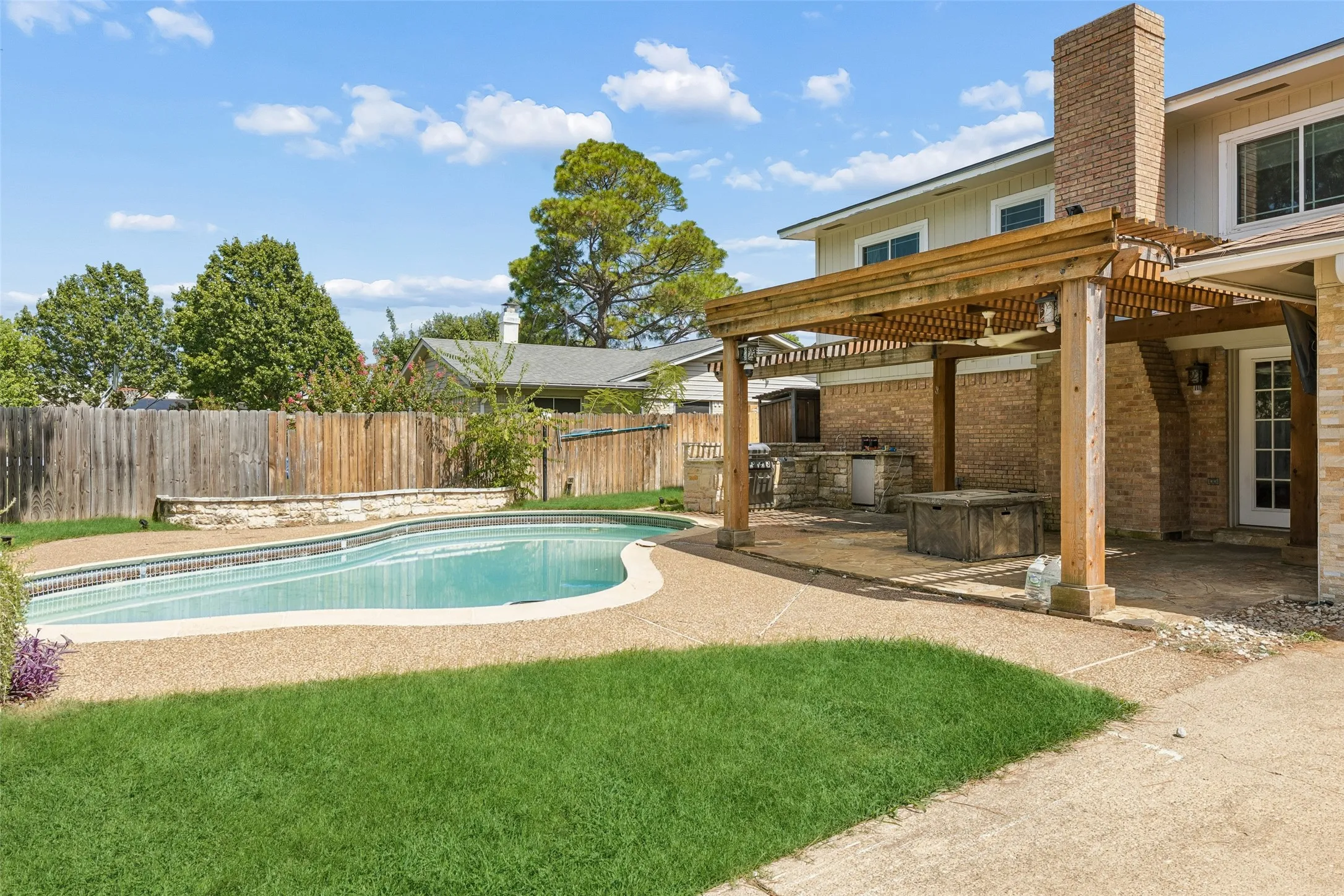 Single Family Residence For Sale in Dallas County , 1303 Berkeley Drive, Richardson, Texas 75081, 4 Bedroom, 2 Bathroom, 2 Garage spaces, 2,318 Sqft, built in 1967, mls#21294919, Real Estate Agent in Richardson, Homes For Sale in Dallas county, Homes For Sale in Richardson, Realtor in Richardson Texas, Real Estate Brokerage Independent Realty Texas, Luminita Cordes Realtor