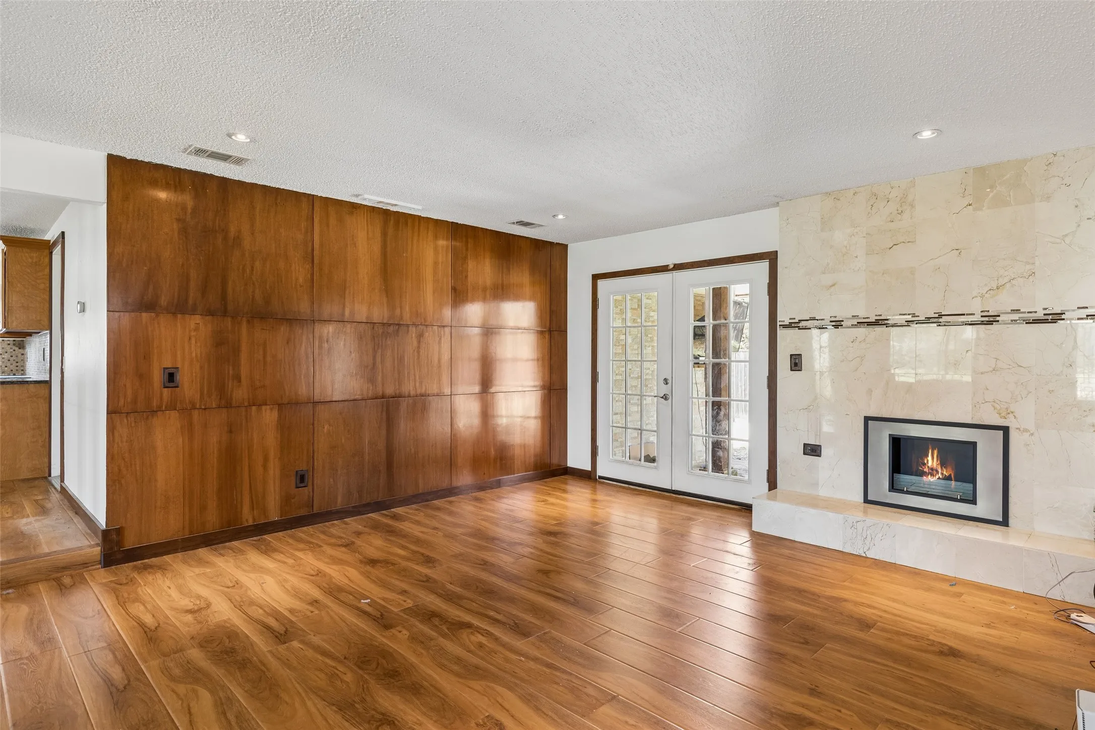 Single Family Residence For Sale in Dallas County , 1303 Berkeley Drive, Richardson, Texas 75081, 4 Bedroom, 2 Bathroom, 2 Garage spaces, 2,318 Sqft, built in 1967, mls#21294919, Real Estate Agent in Richardson, Homes For Sale in Dallas county, Homes For Sale in Richardson, Realtor in Richardson Texas, Real Estate Brokerage Independent Realty Texas, Luminita Cordes Realtor